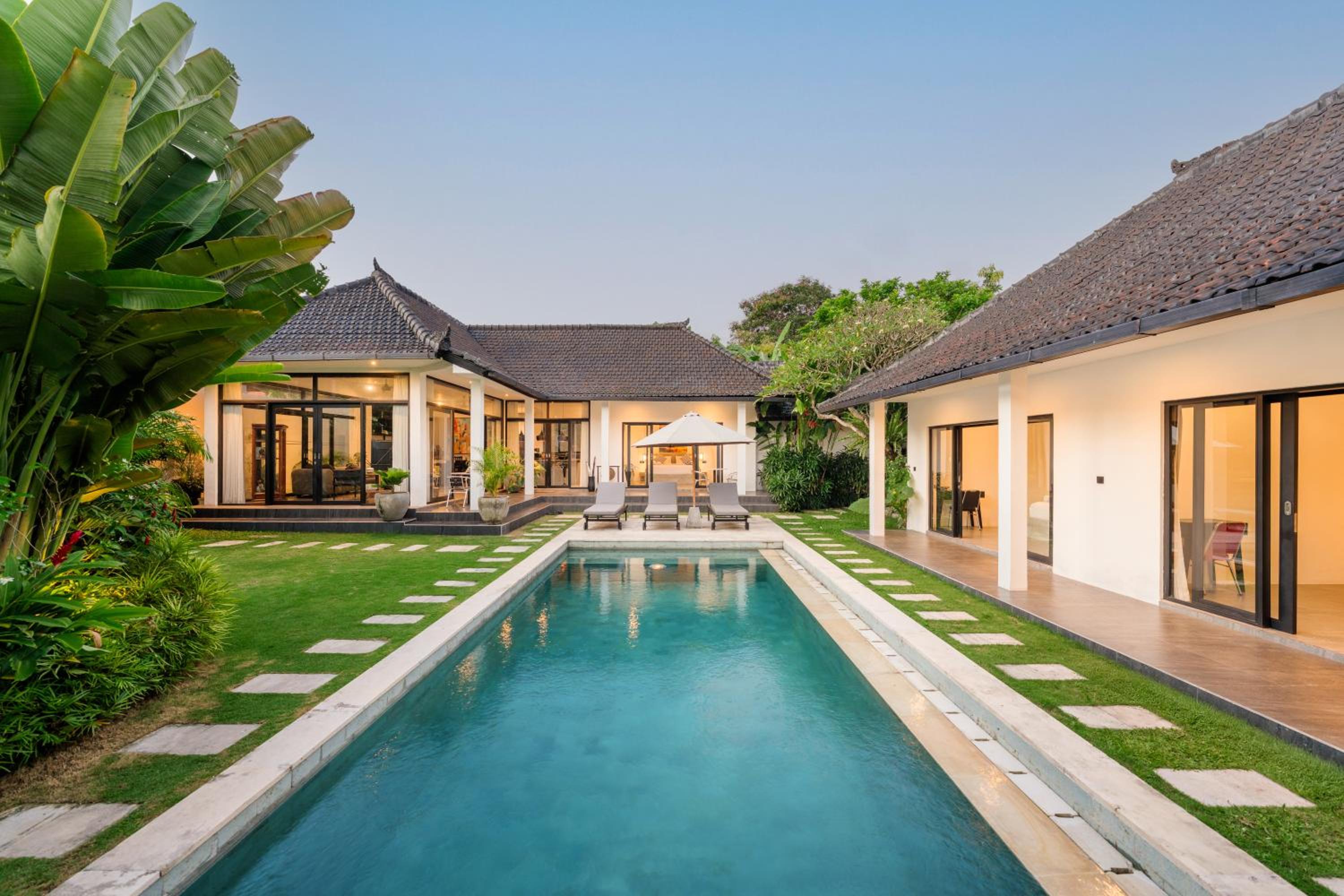 Elegant Modern 4BR Retreat in the Heart of Berawa