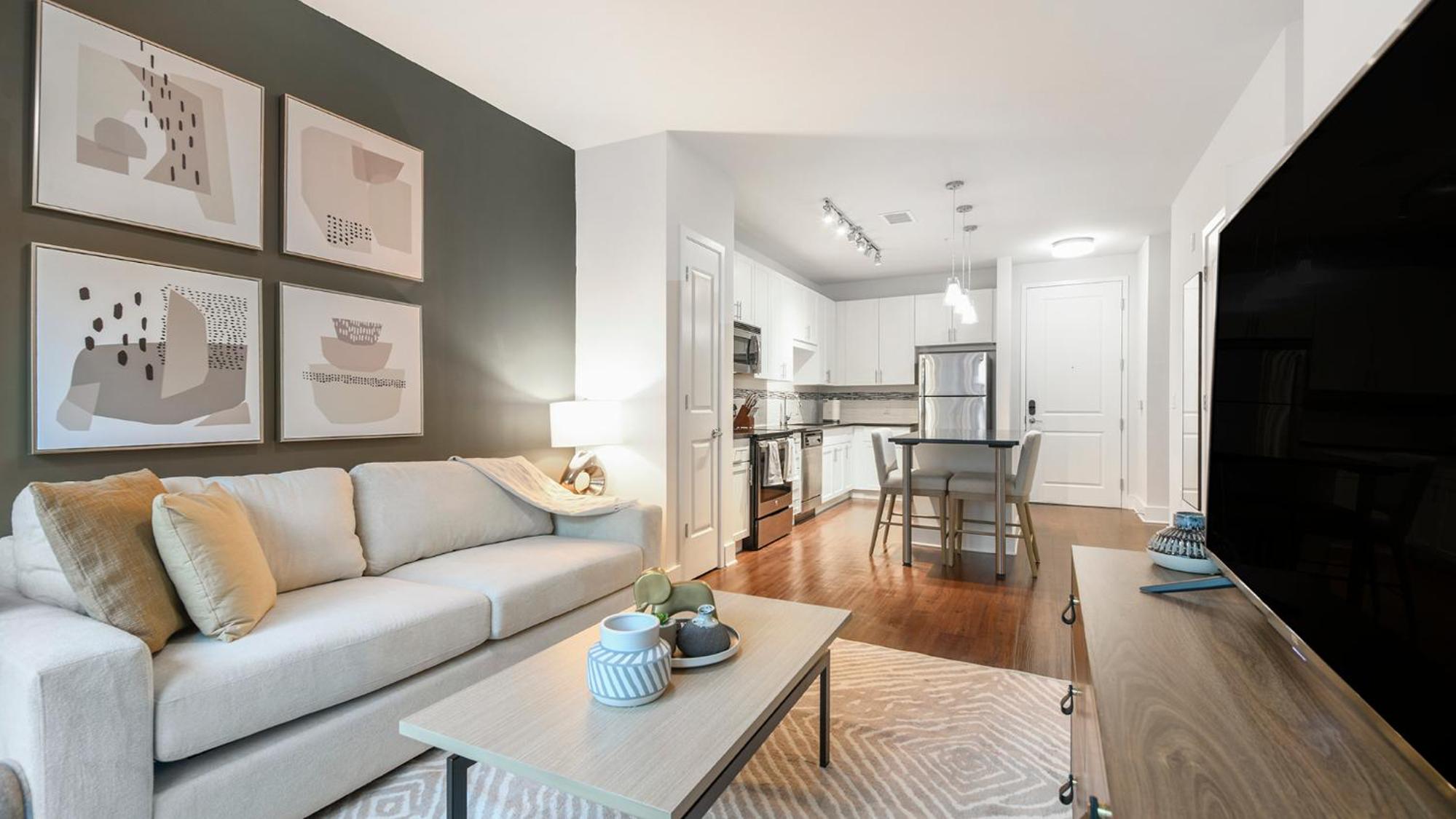 Landing Chic 1BD Gym Rooftop Lounge