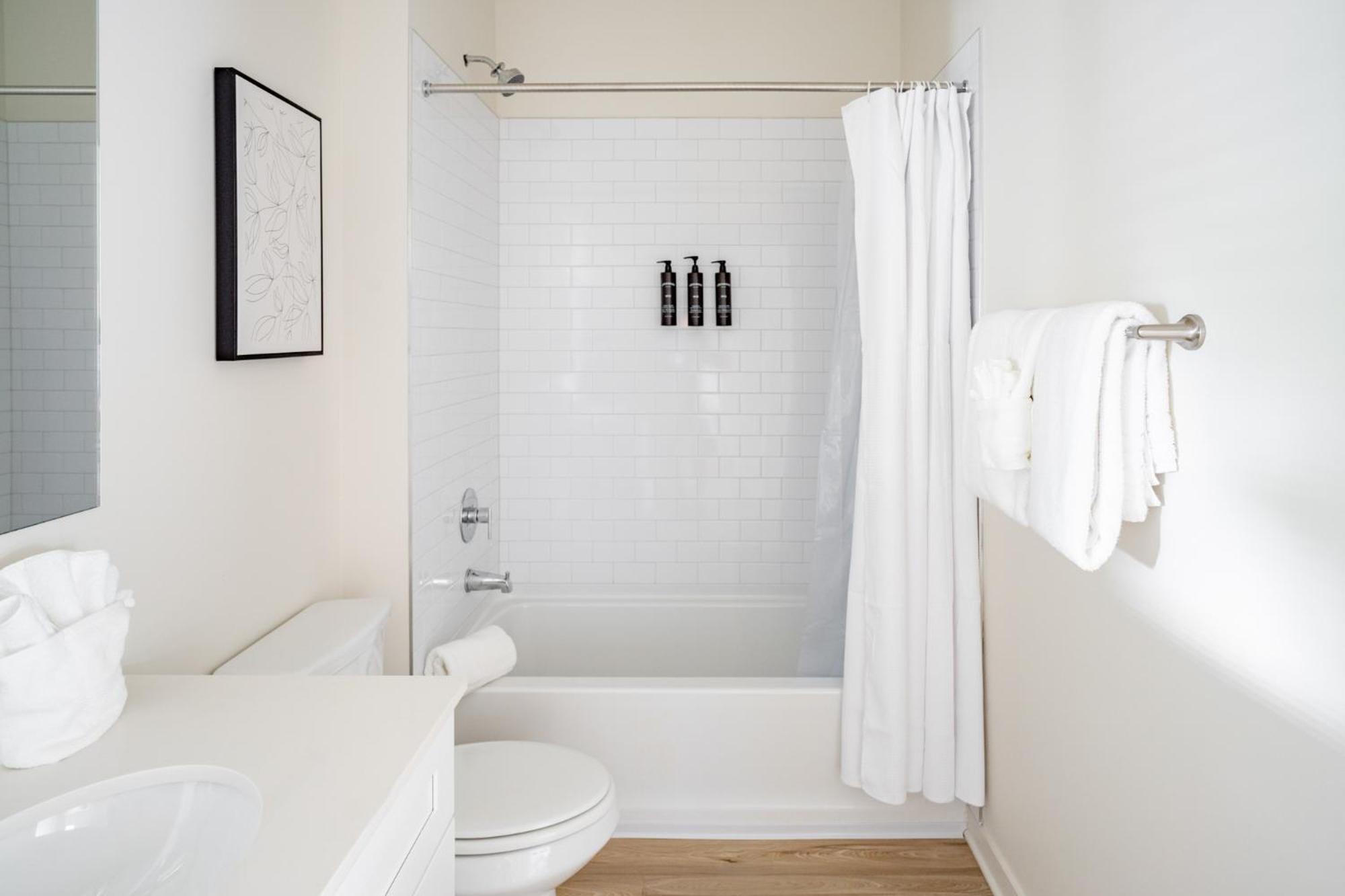 Landing Chic 1BD Gym Pool
