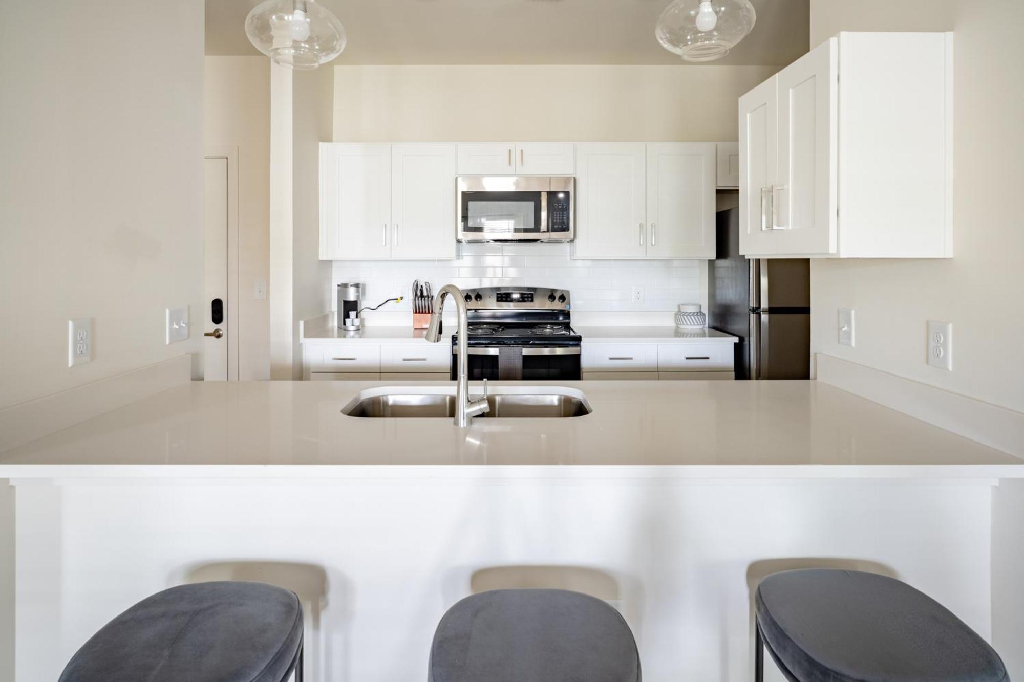 Landing Chic 1BD Gym Pool