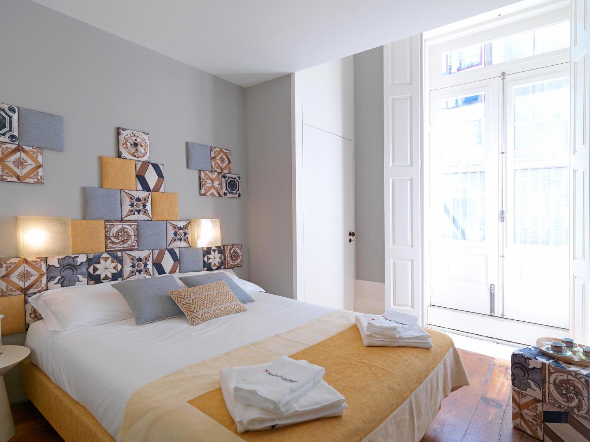 FLH Porto Portuguese Apartments view 3