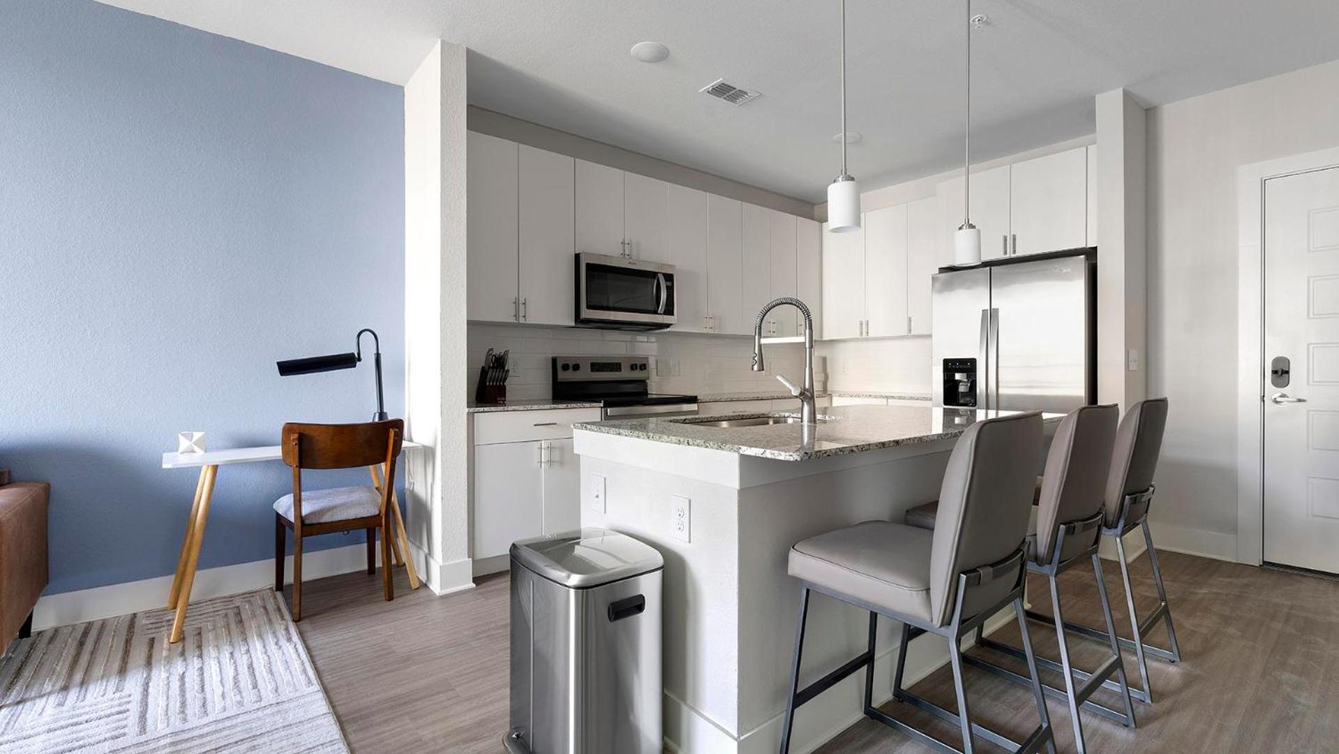 Landing Stunning 1BD Gym