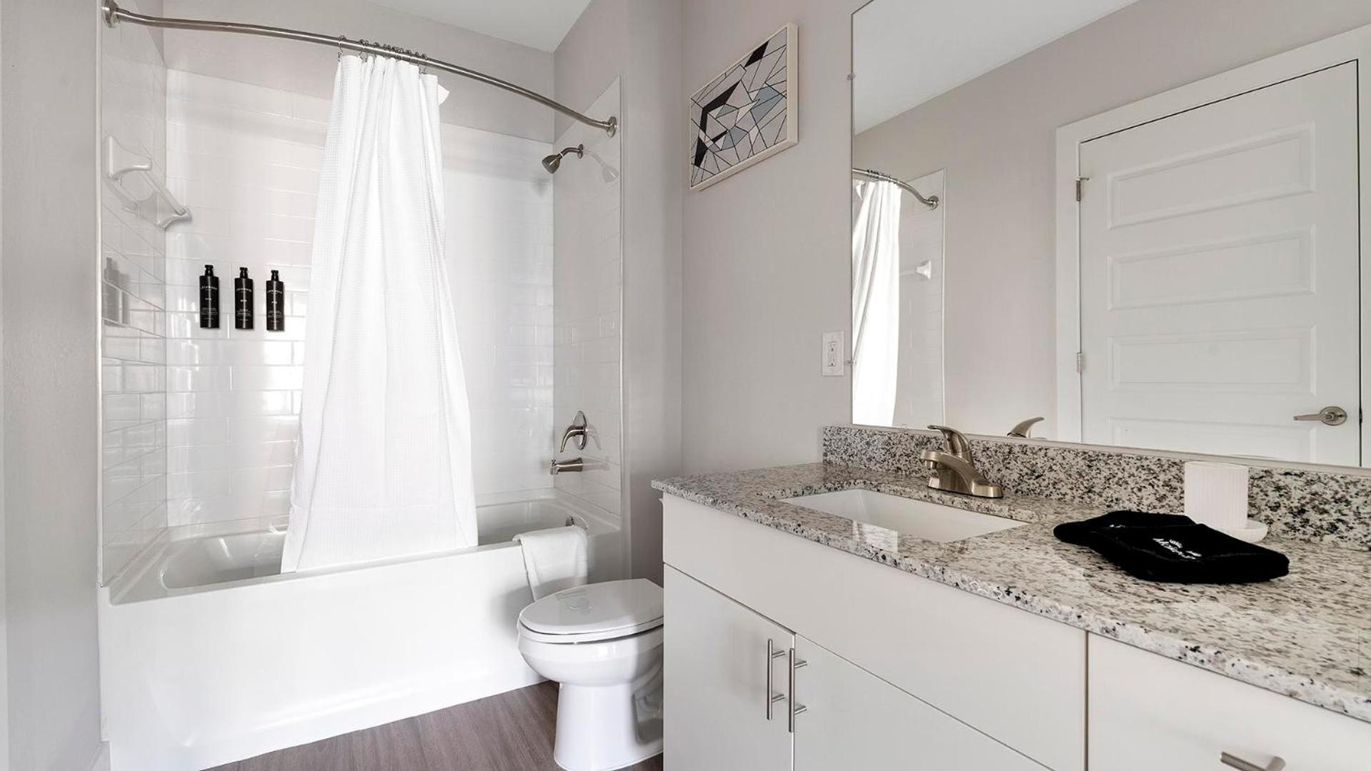 Landing Stunning 1BD Gym