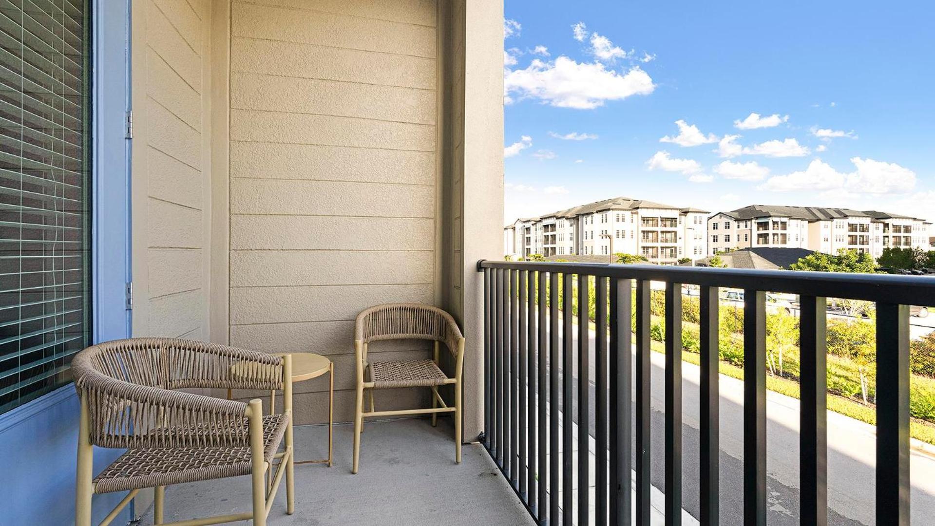 Landing Stunning 1BD Gym