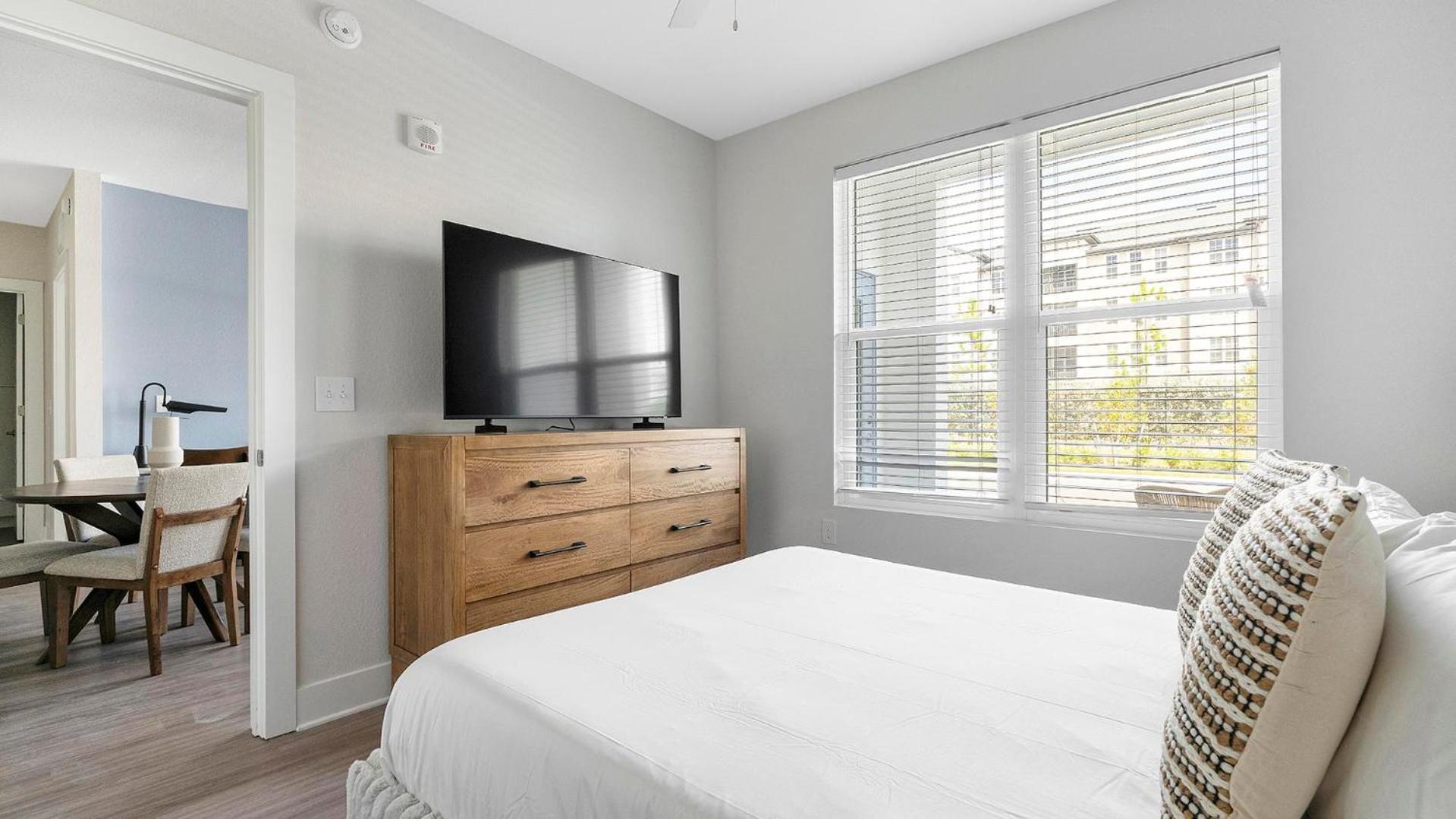 Landing Stunning 1BD Gym