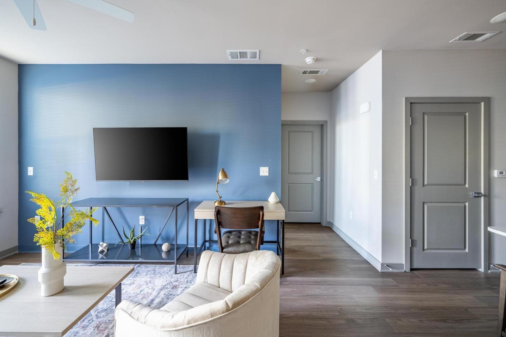 Landing Stylish 1BD Clubhouse Gym