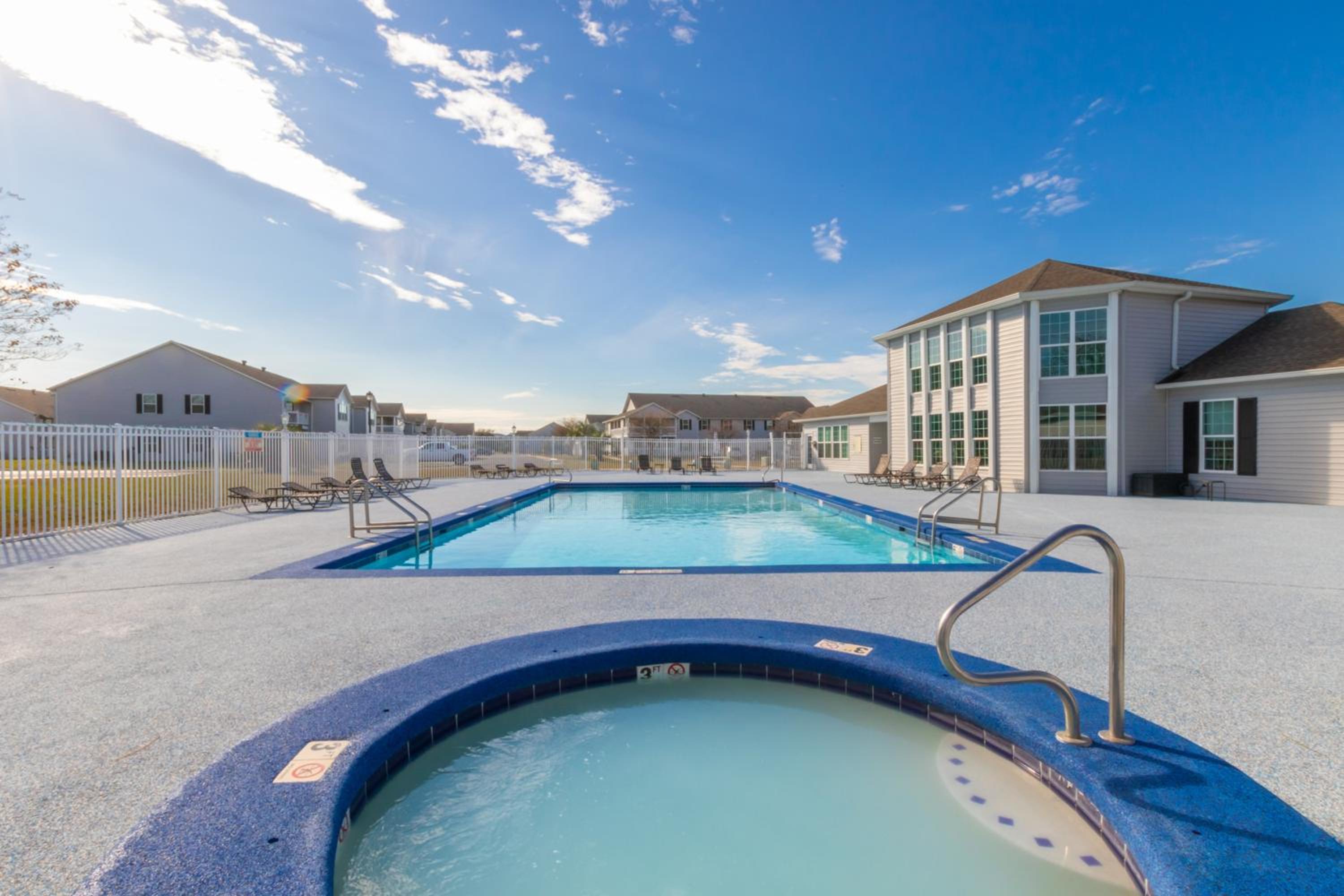 Colony Club E1