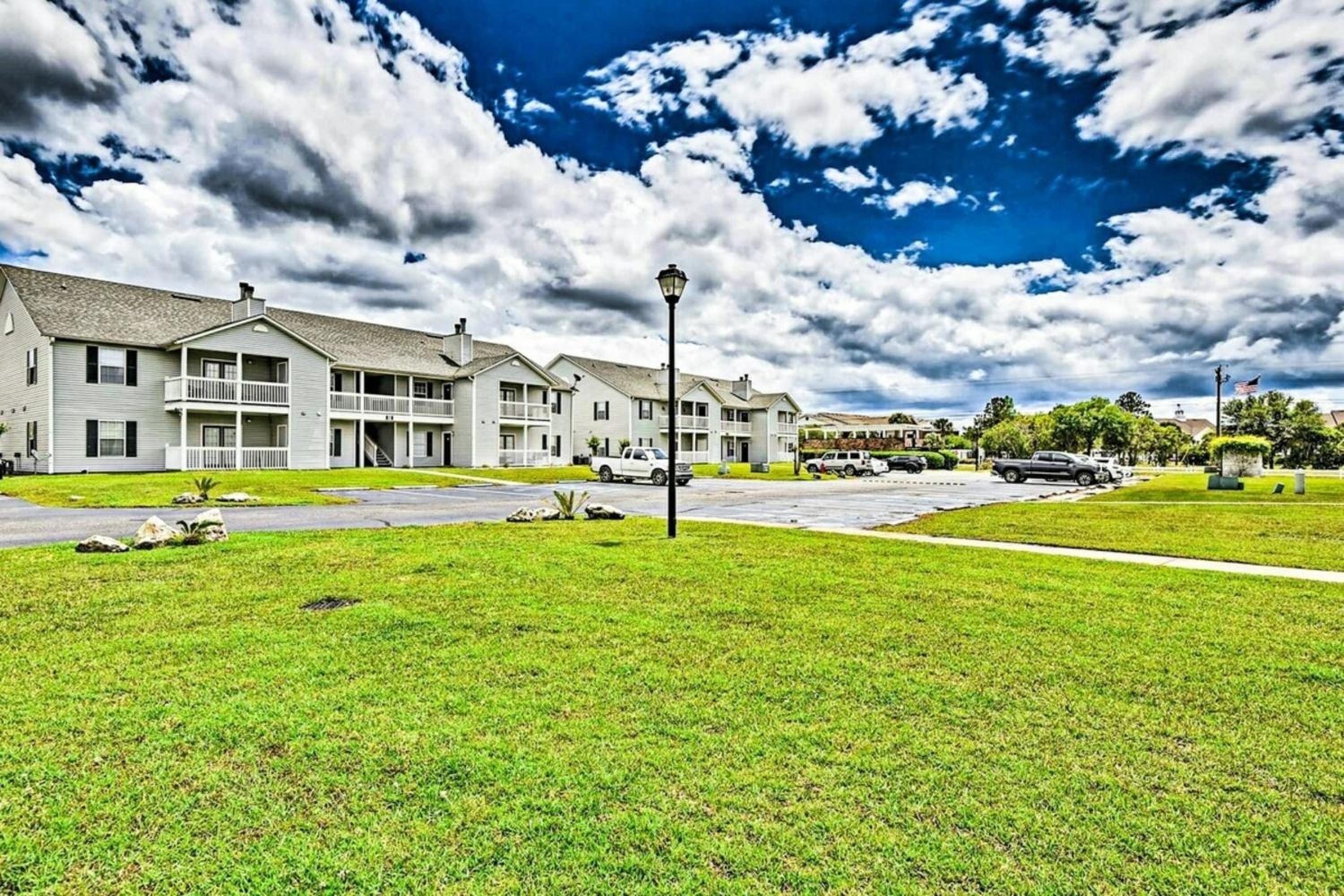 Colony Club E1