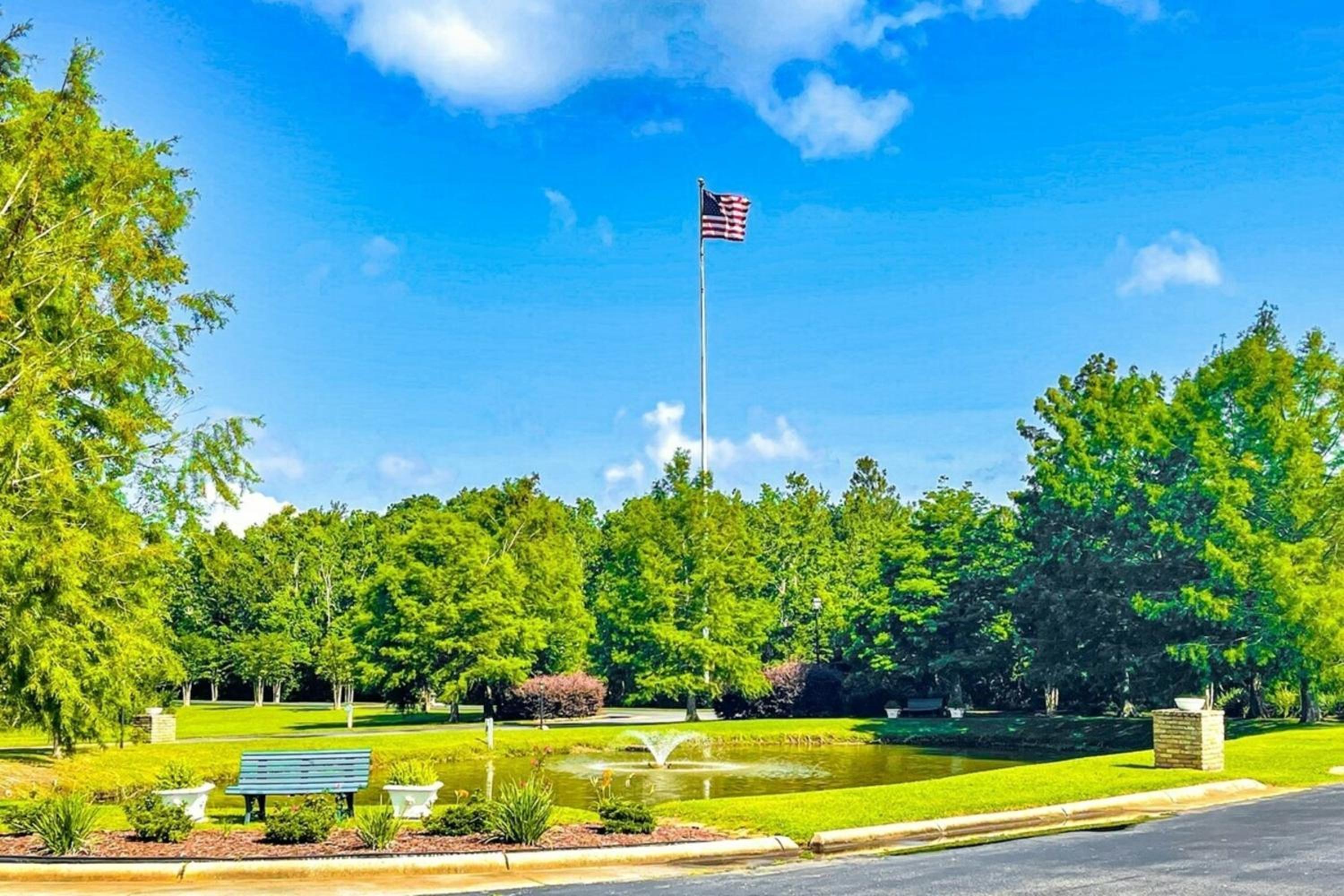 Colony Club E1