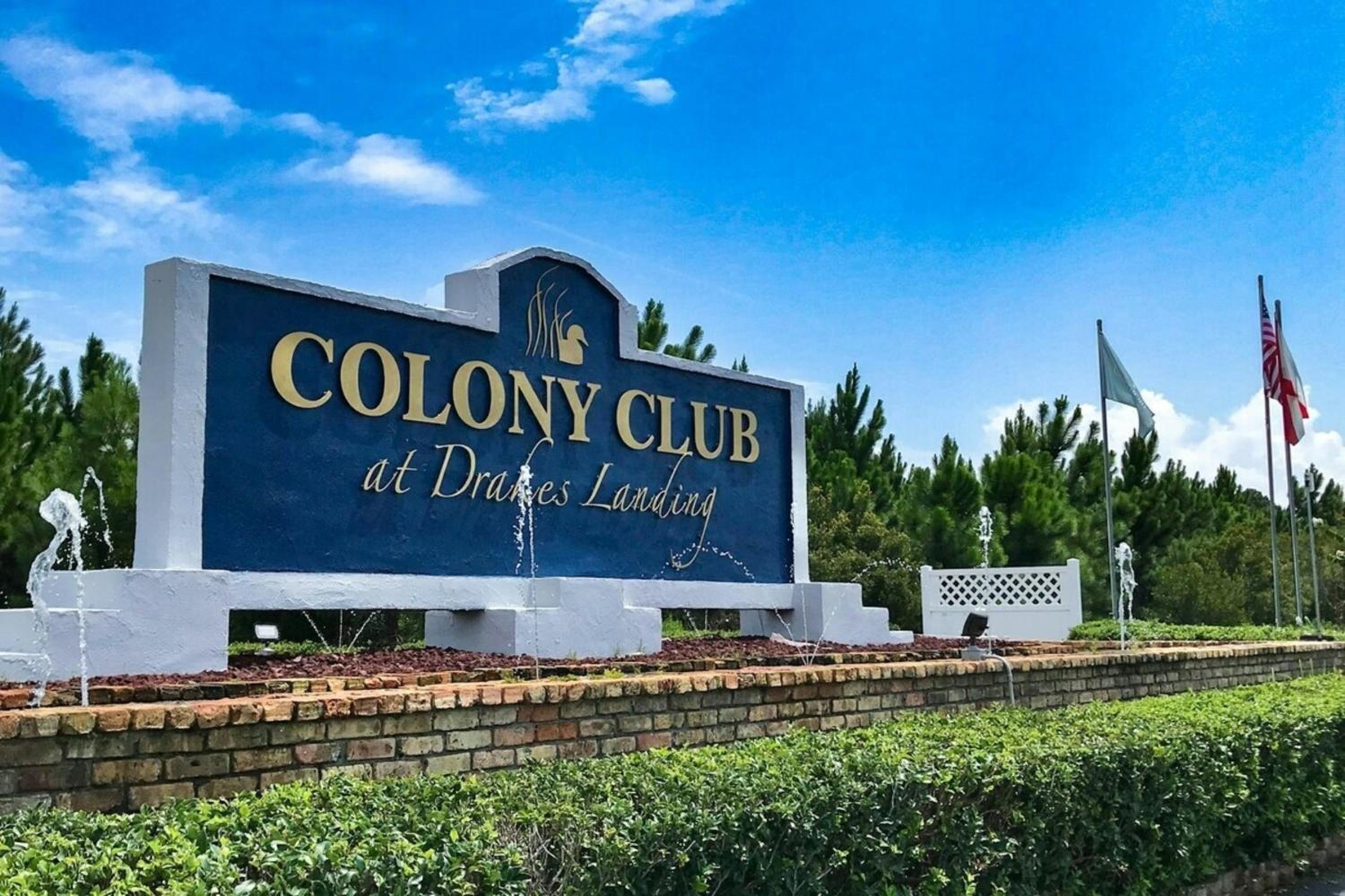Colony Club E1