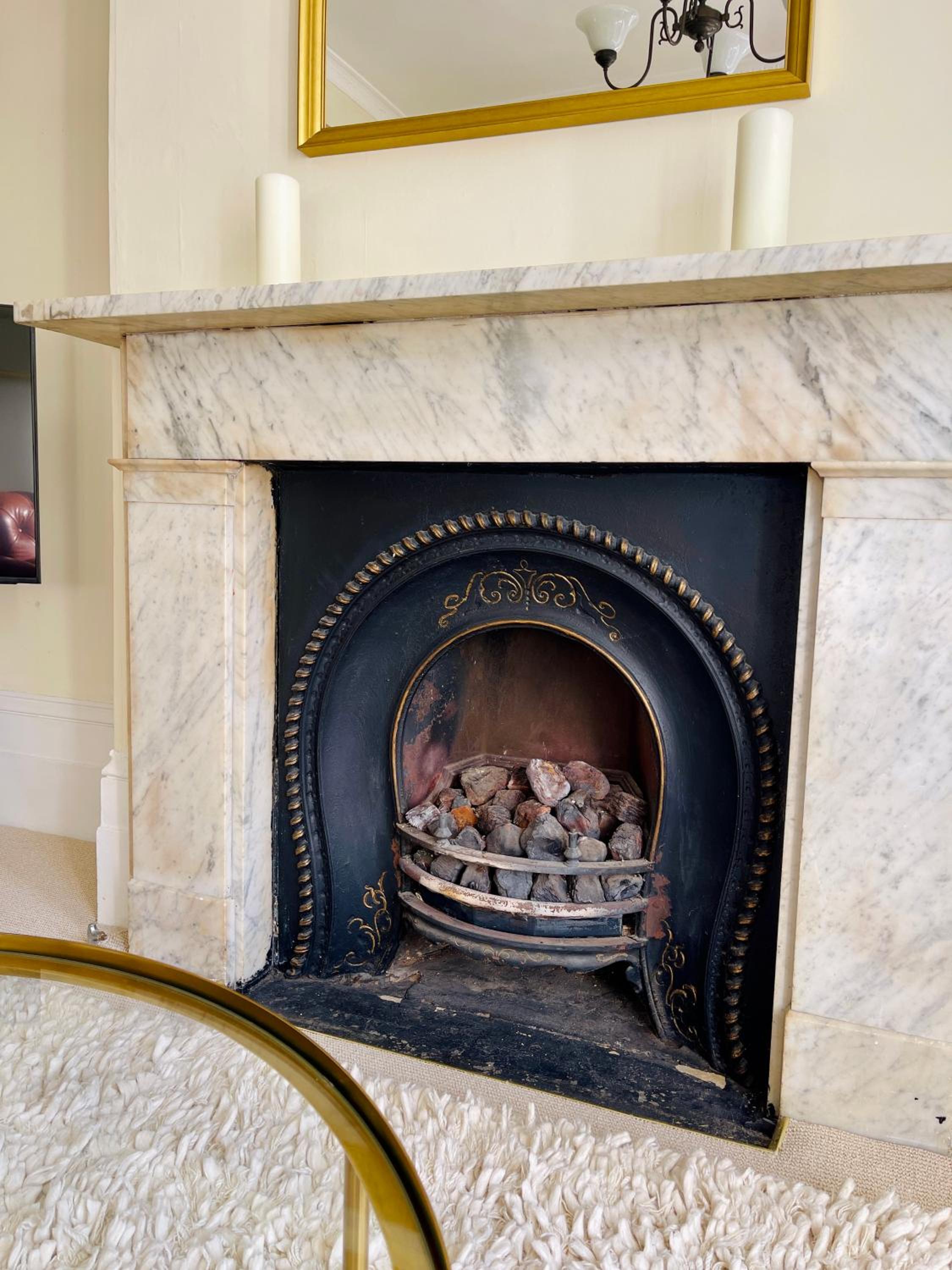Spacious & Cosy Central London 3-bed Victoria TownHouse, with Private Garden