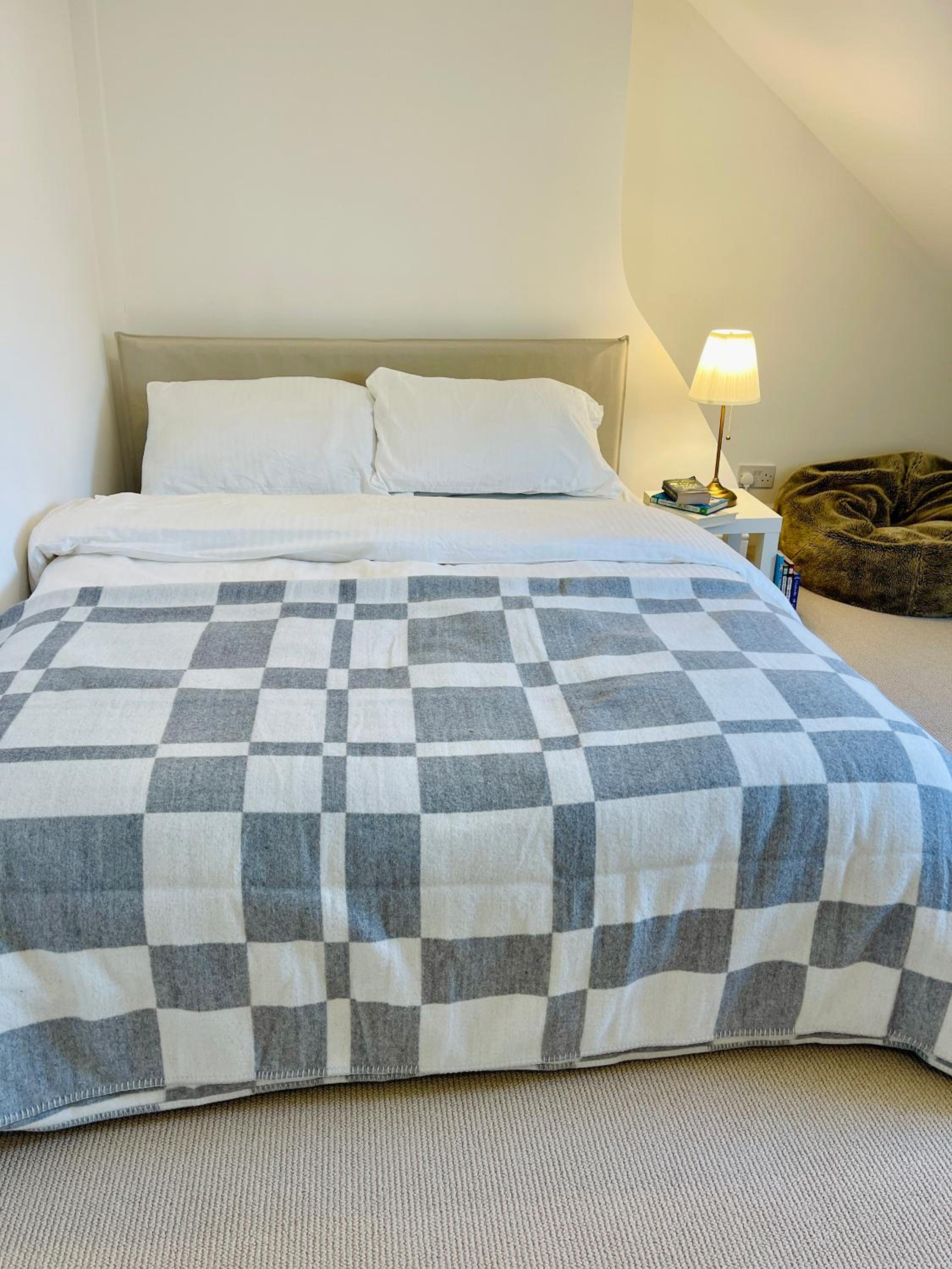Spacious & Cosy Central London 3-bed Victoria TownHouse, with Private Garden