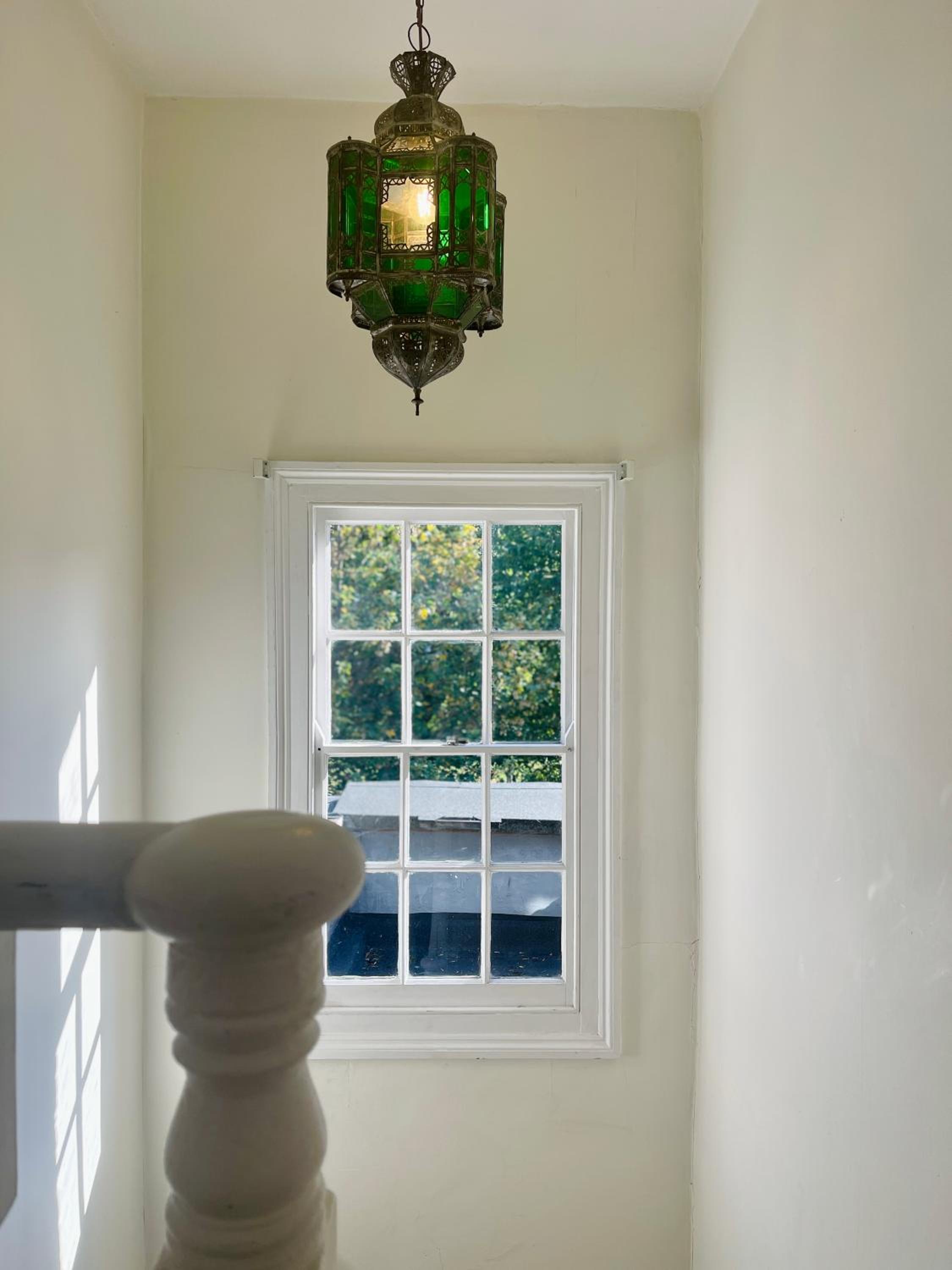 Spacious & Cosy Central London 3-bed Victoria TownHouse, with Private Garden