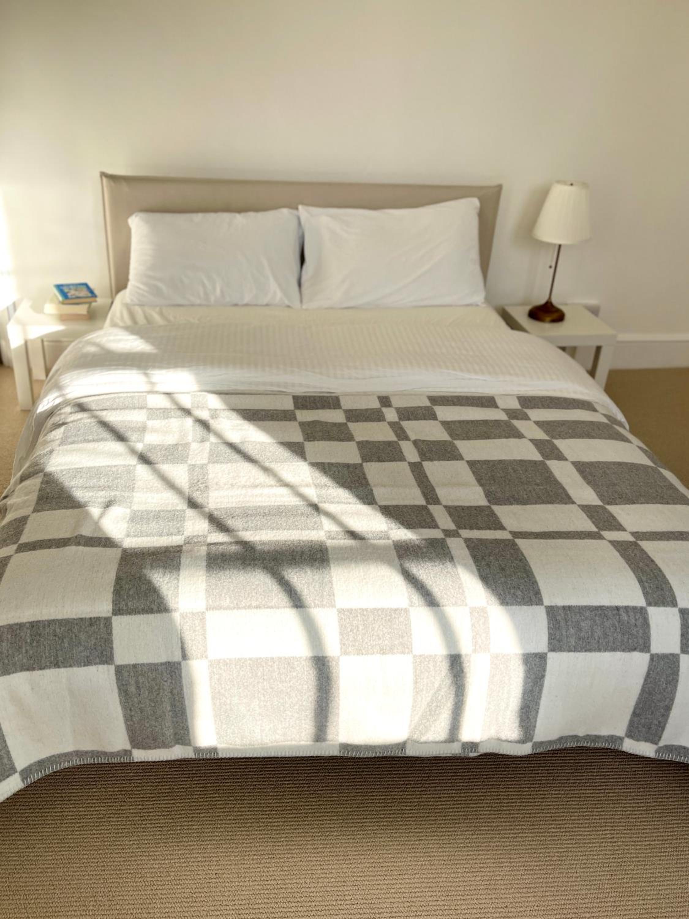 Spacious & Cosy Central London 3-bed Victoria TownHouse, with Private Garden