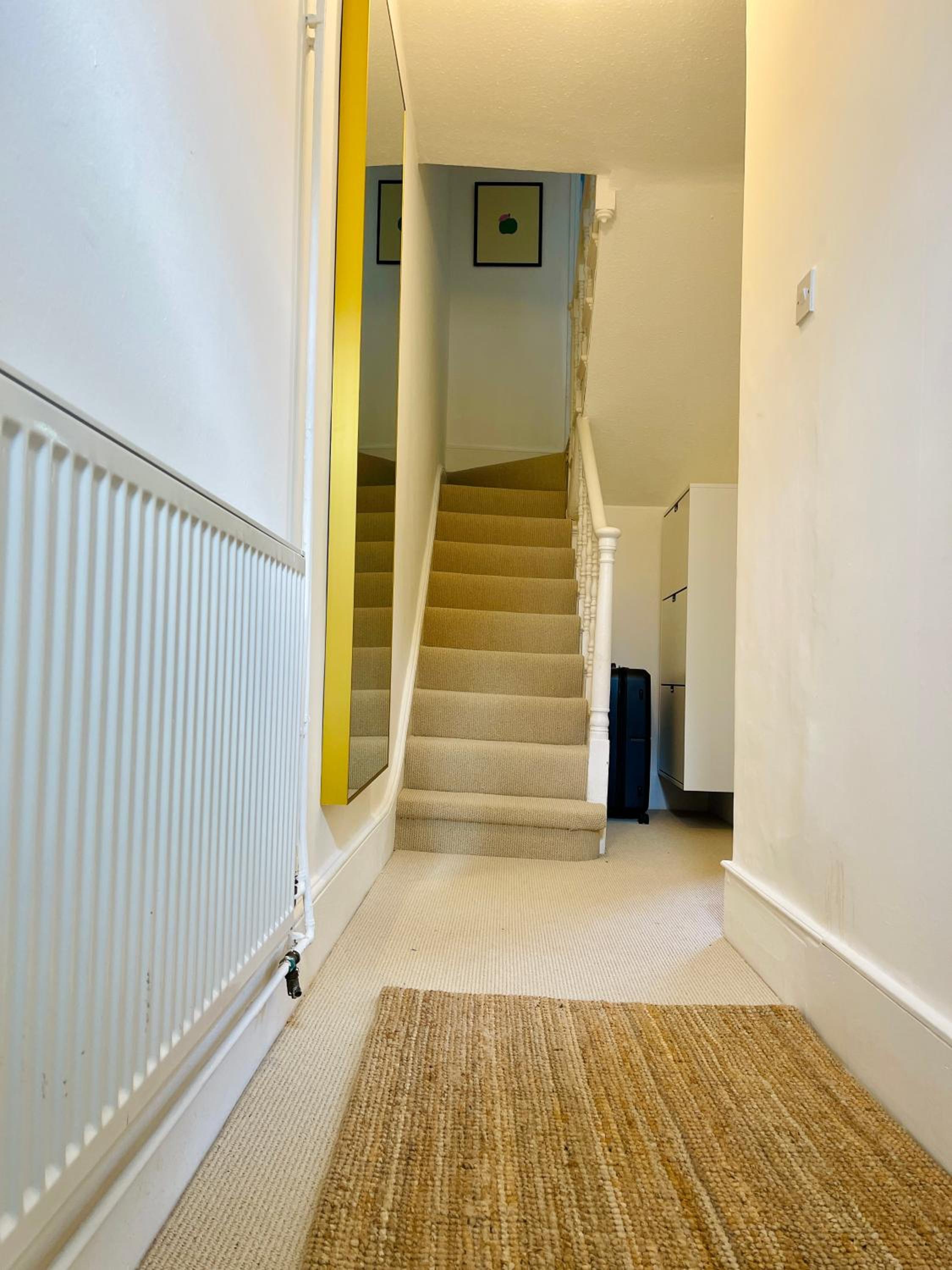 Spacious & Cosy Central London 3-bed Victoria TownHouse, with Private Garden