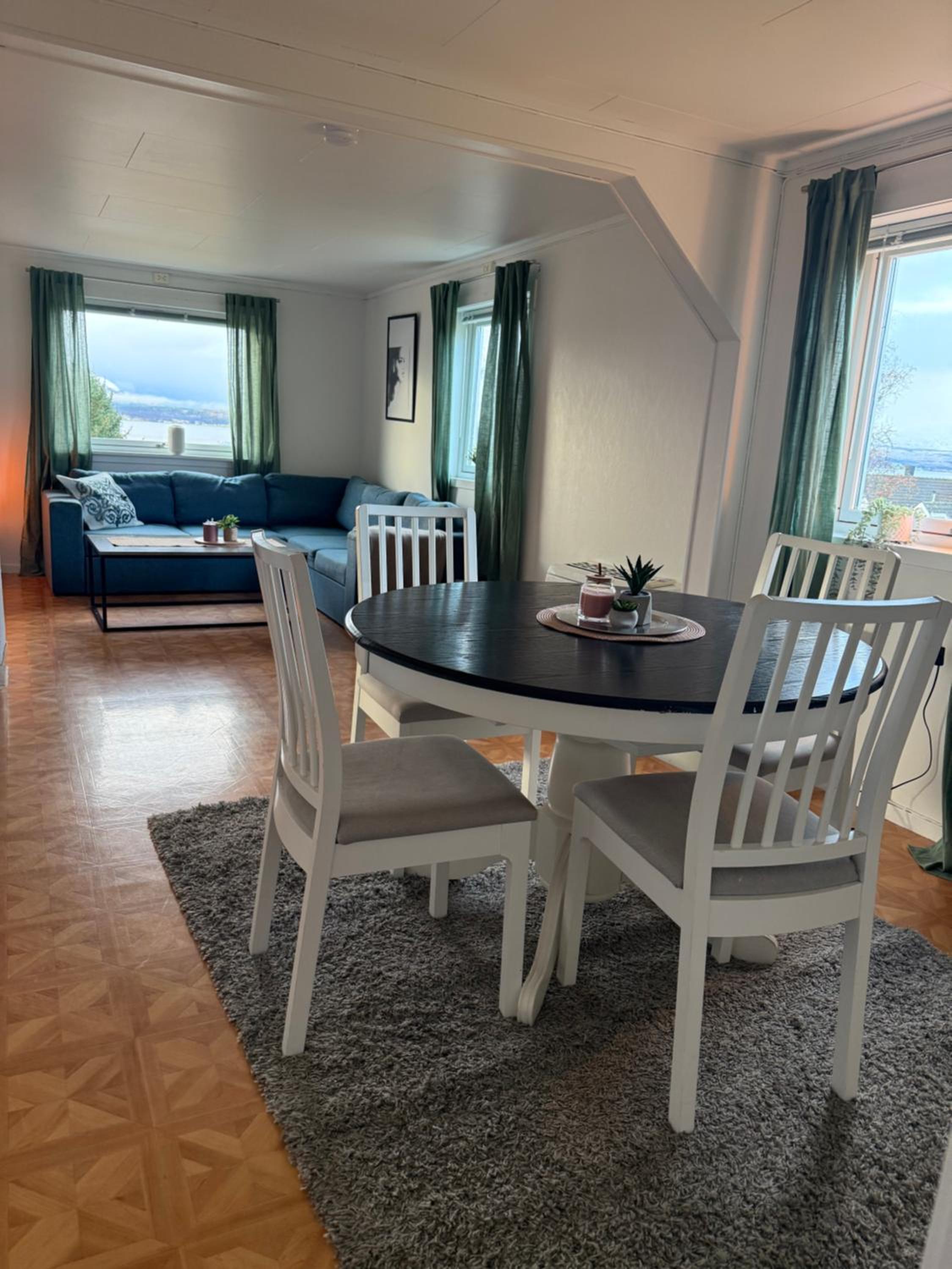 Sigridtunet - 4 bedroom Arctic experiences by the sea, with great opportunities to see the Northern lights dancing just for you!