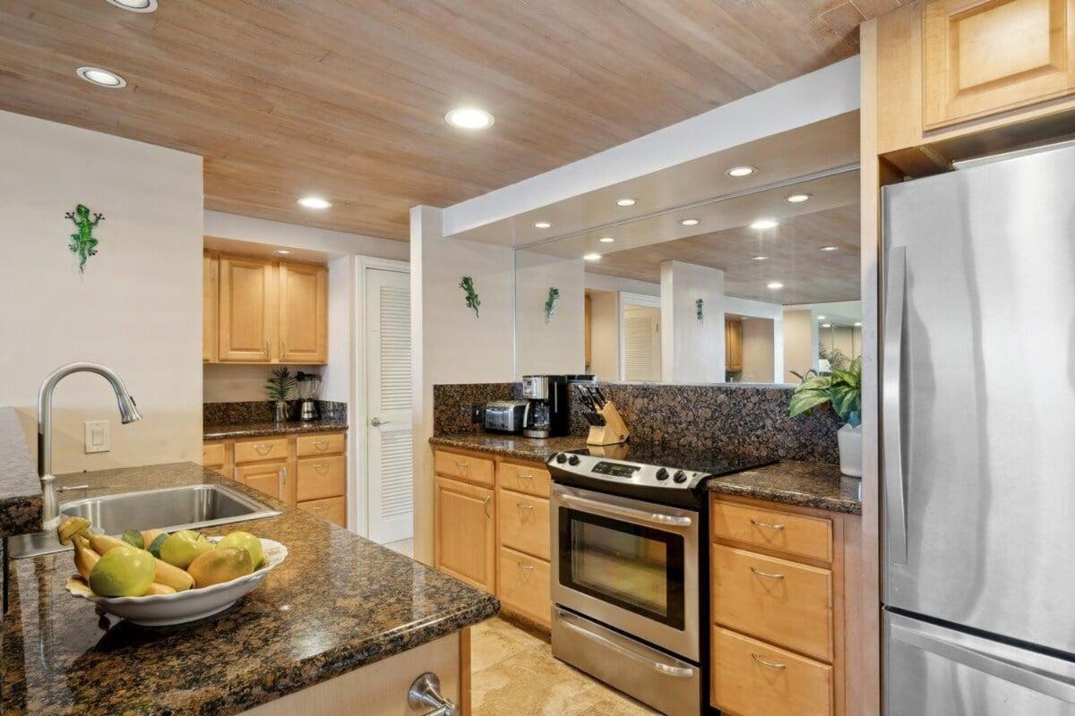 Kahana Village 31 · KHV 31 Spacious Direct Oceanfront 3BD Condo