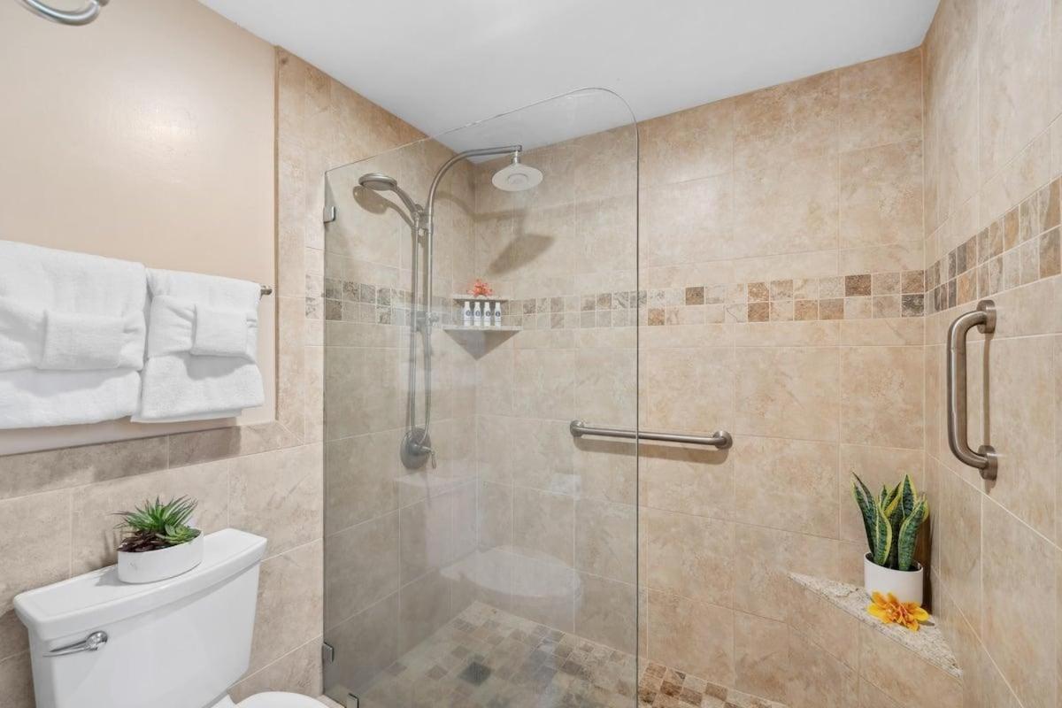 Kahana Village 31 · KHV 31 Spacious Direct Oceanfront 3BD Condo
