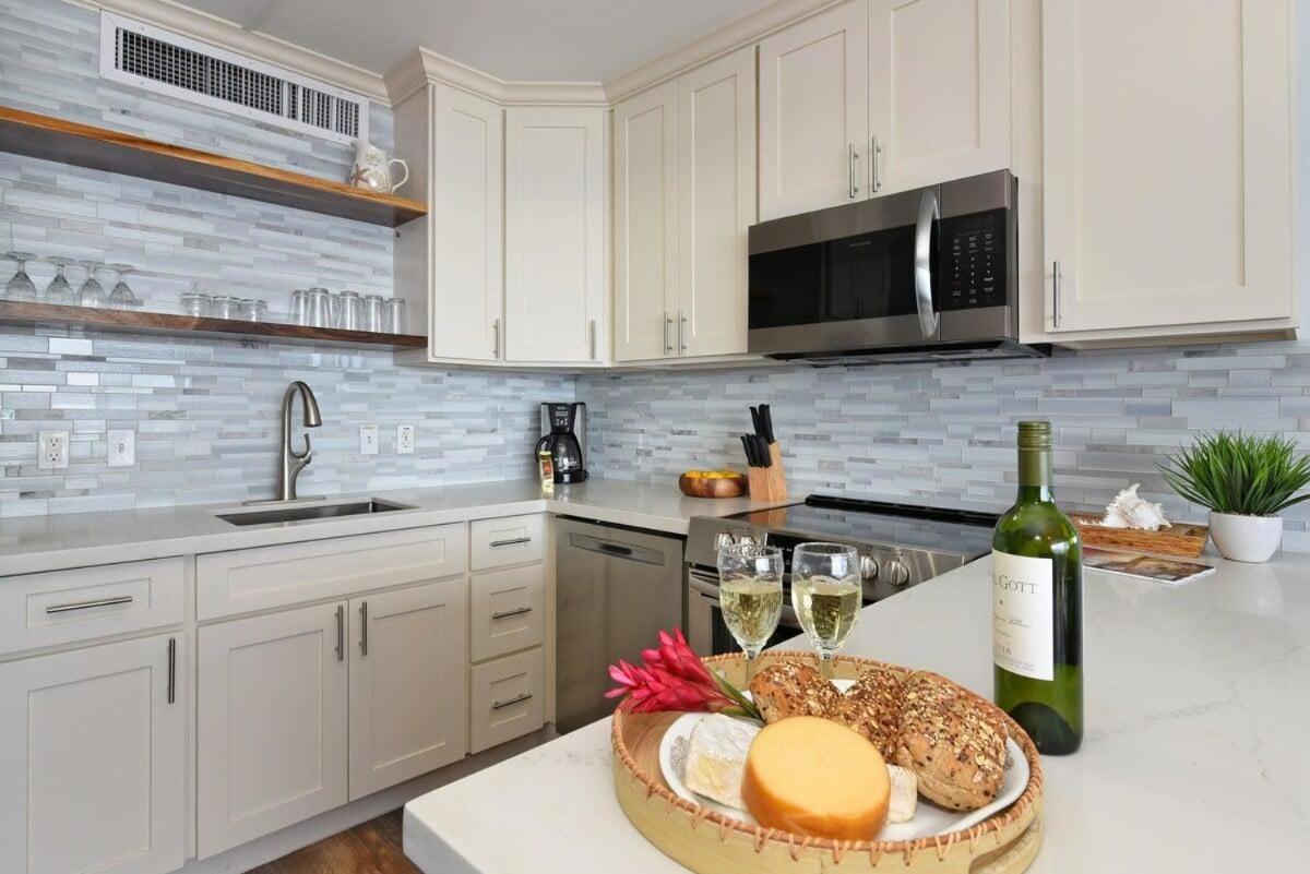 Maui Kai 605 · MK 605 Remodeled OceanFront Condo