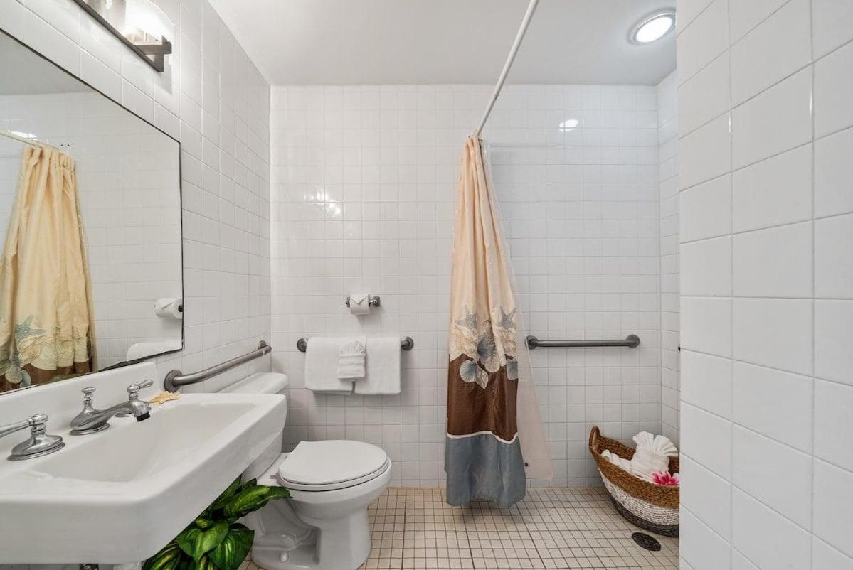 Lahaina Shores PH1 · LS PH1 Oceanfront Penthouse Condo w Panoram