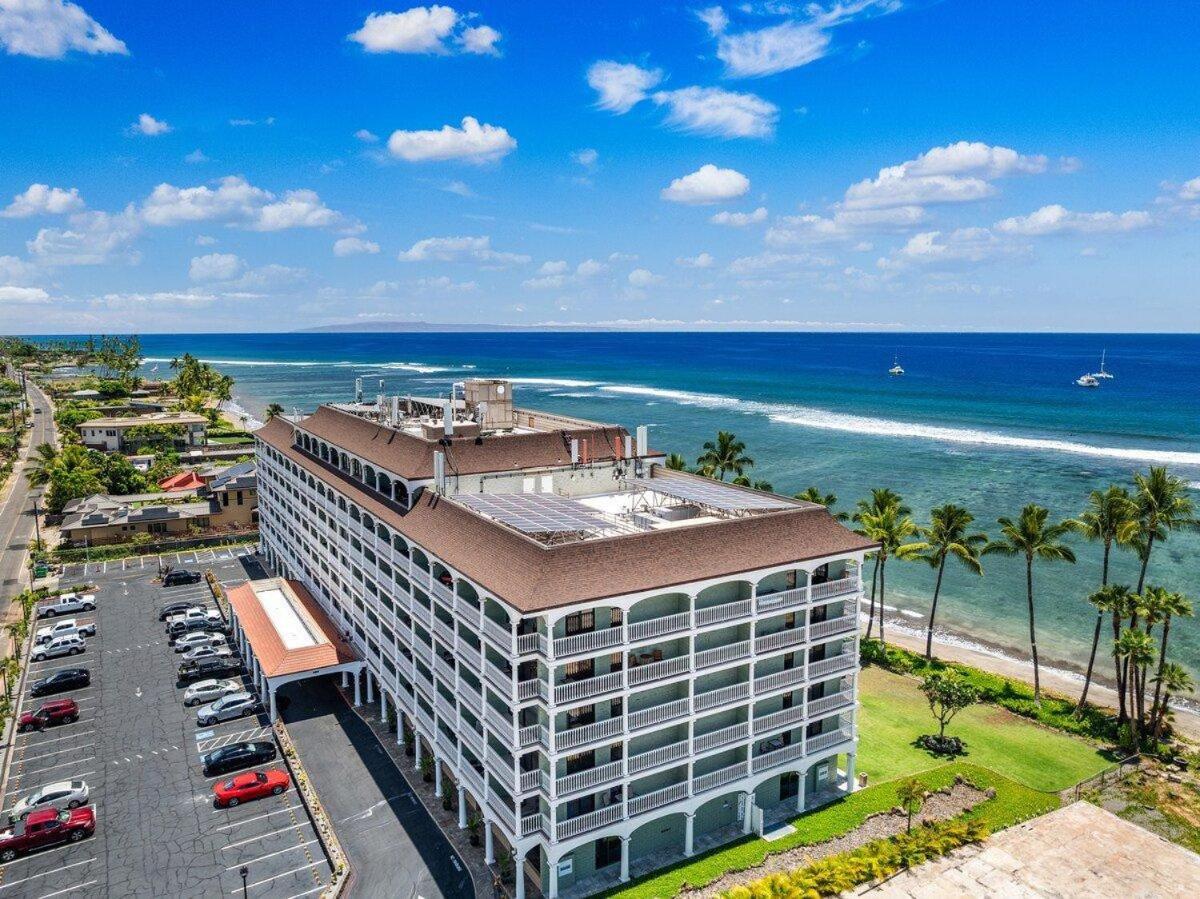 Lahaina Shores 523 · LS 523 Direct Beachfront Studio with Stunni