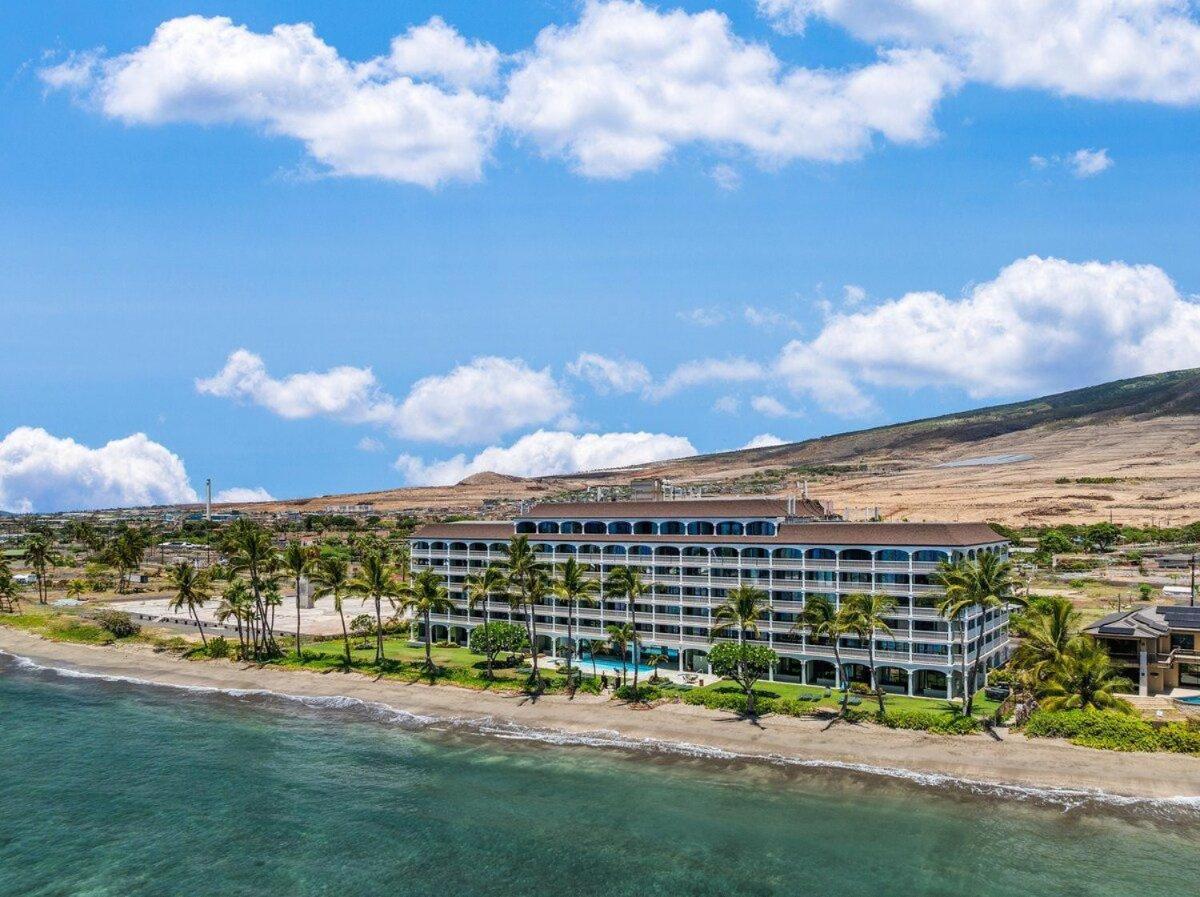 Lahaina Shores 306 · LS 306 Dream Maui Studio by the Beach Pool