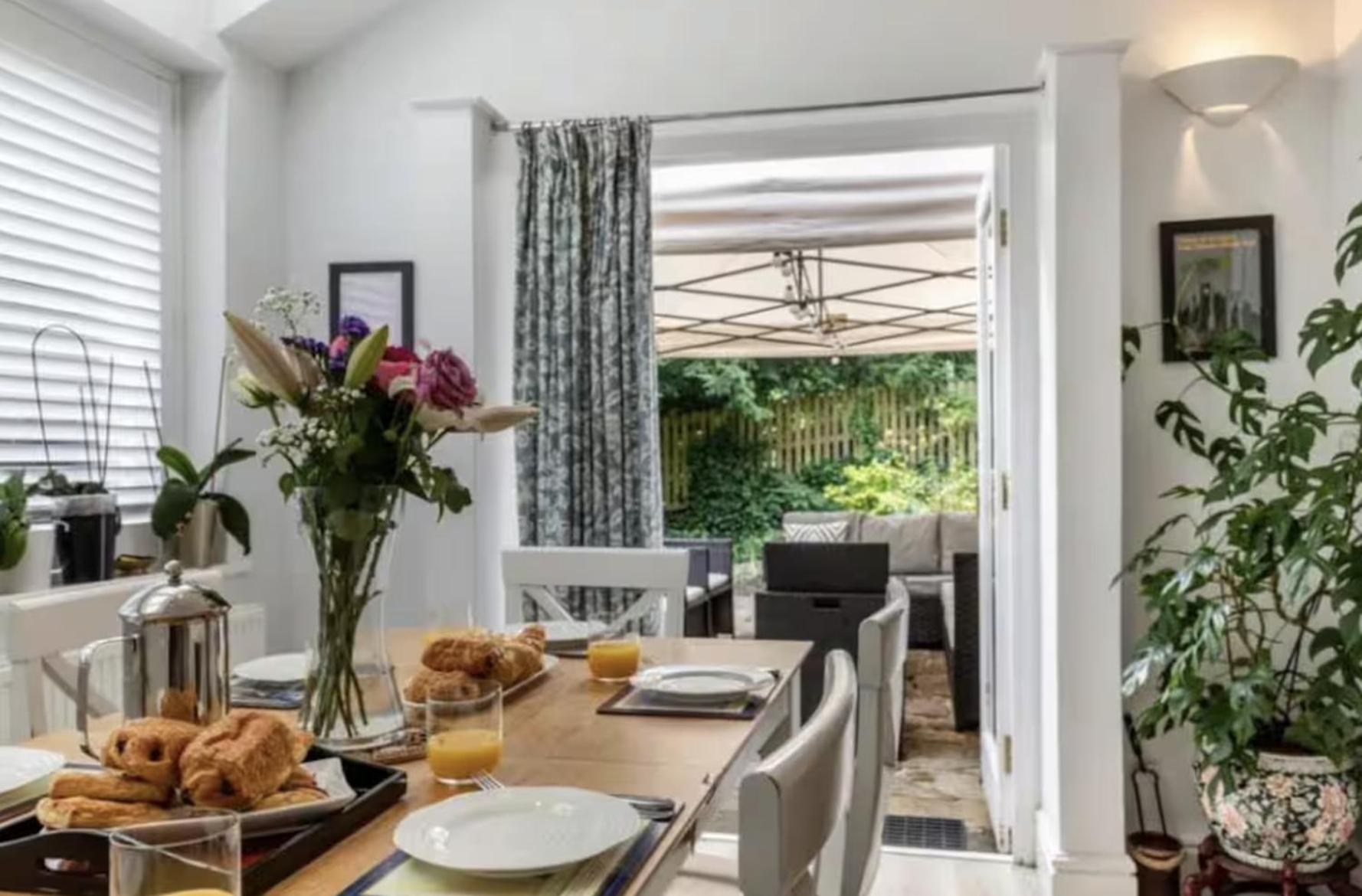 Hot Tub & Furry Friends - Characterful Buxton Home Pass The Keys