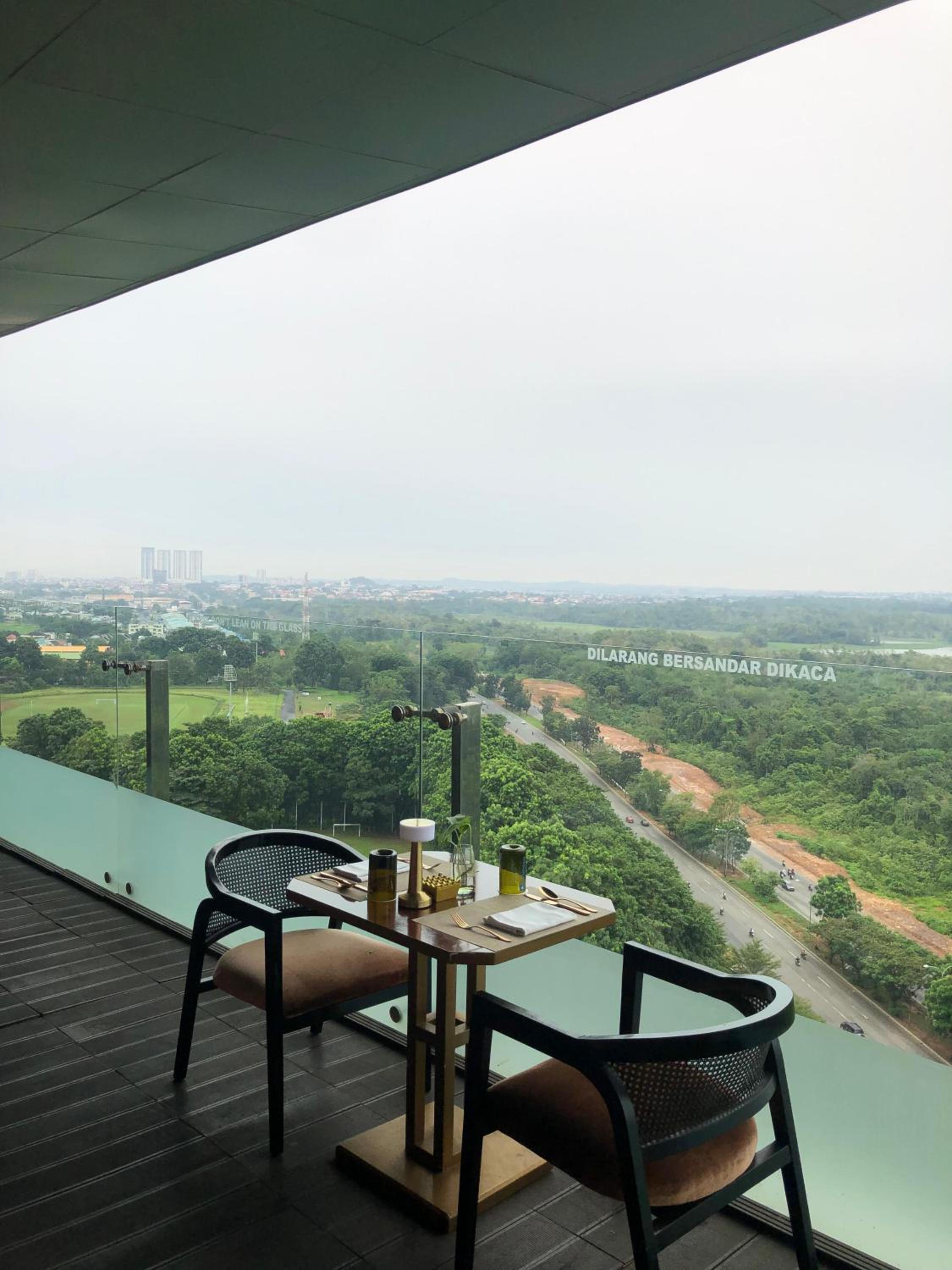 Private Apartment Wyndham Panbil with Gym & Pool