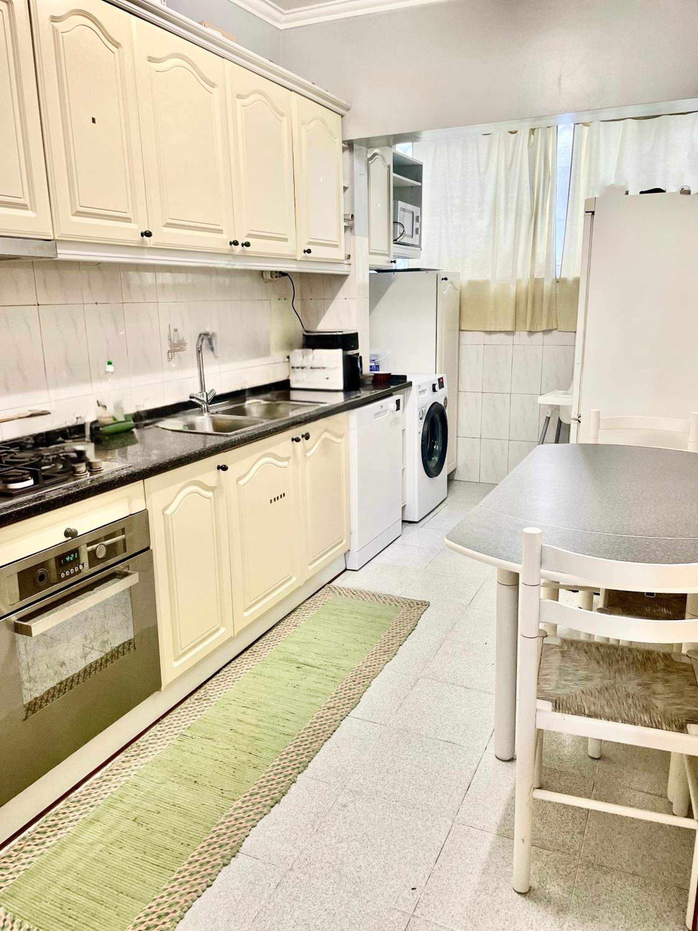 Luxury rooms in central Lisbon next station Odivelas
