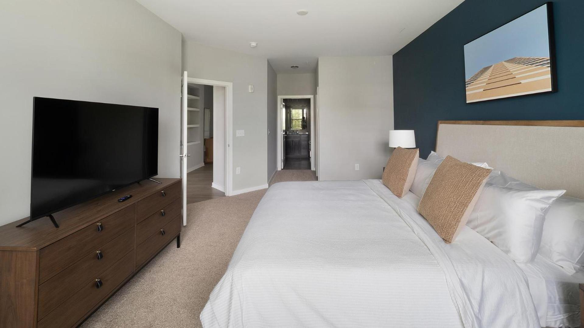 Landing Incredible 1BD Pool Gym
