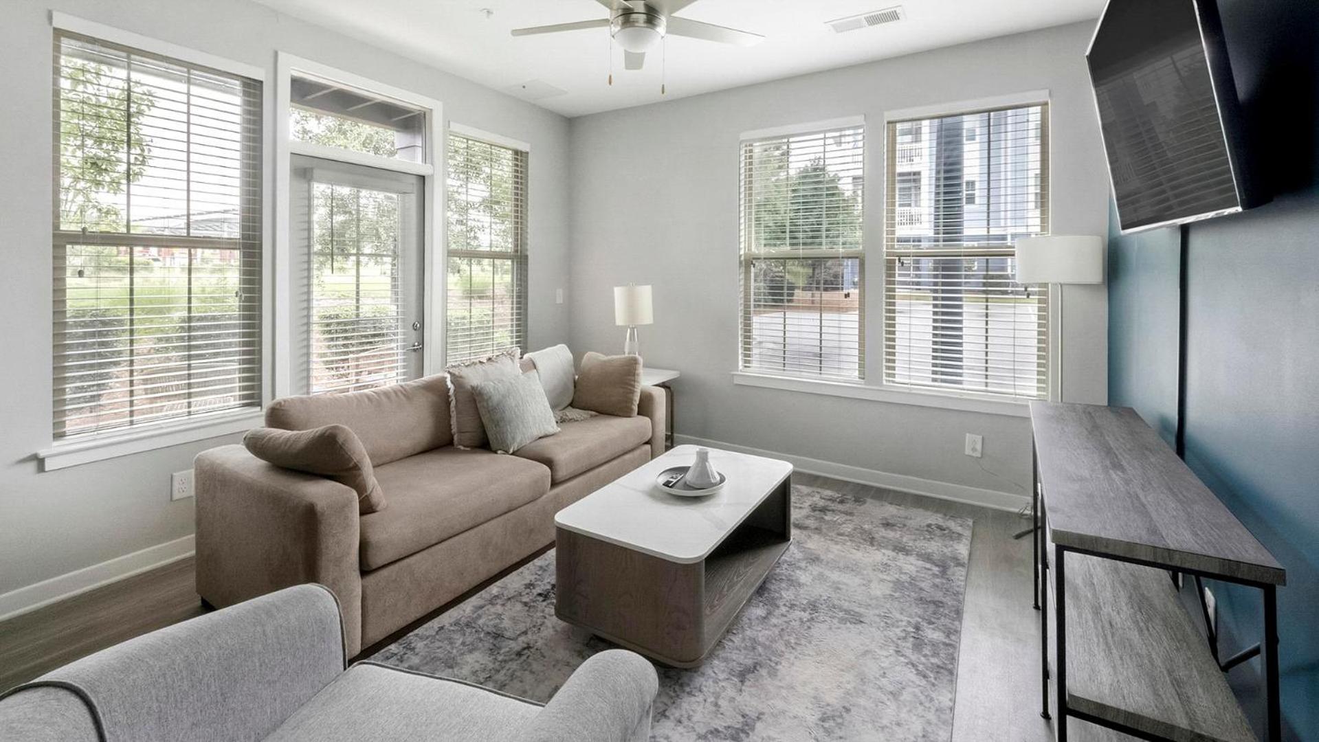 Landing Incredible 1BD Pool Gym