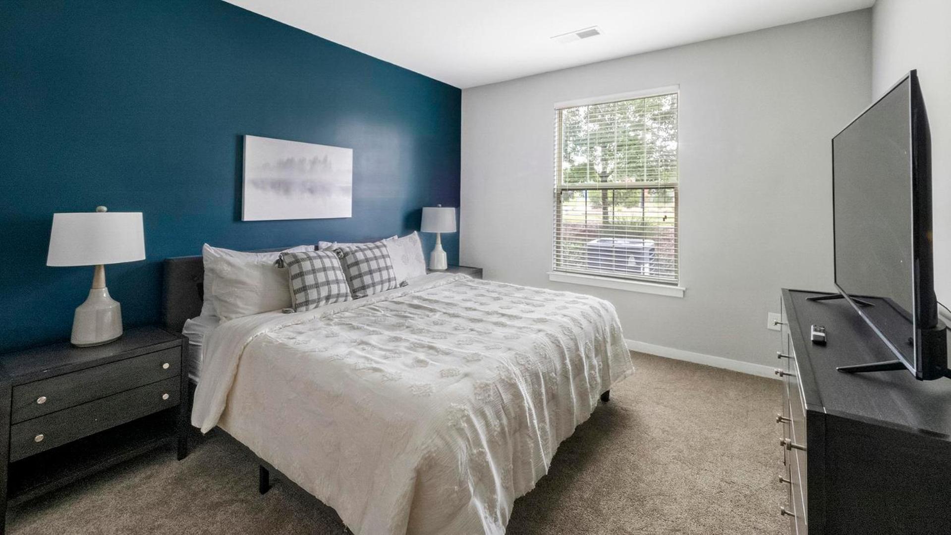 Landing Incredible 1BD Pool Gym