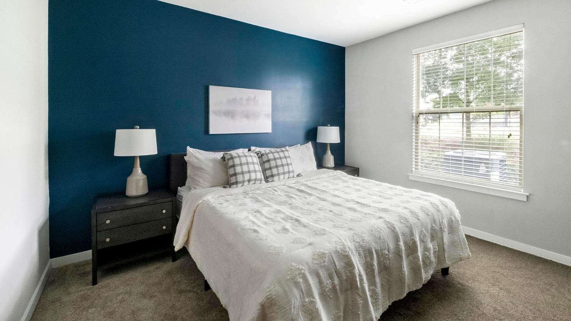 Landing Incredible 1BD Pool Gym