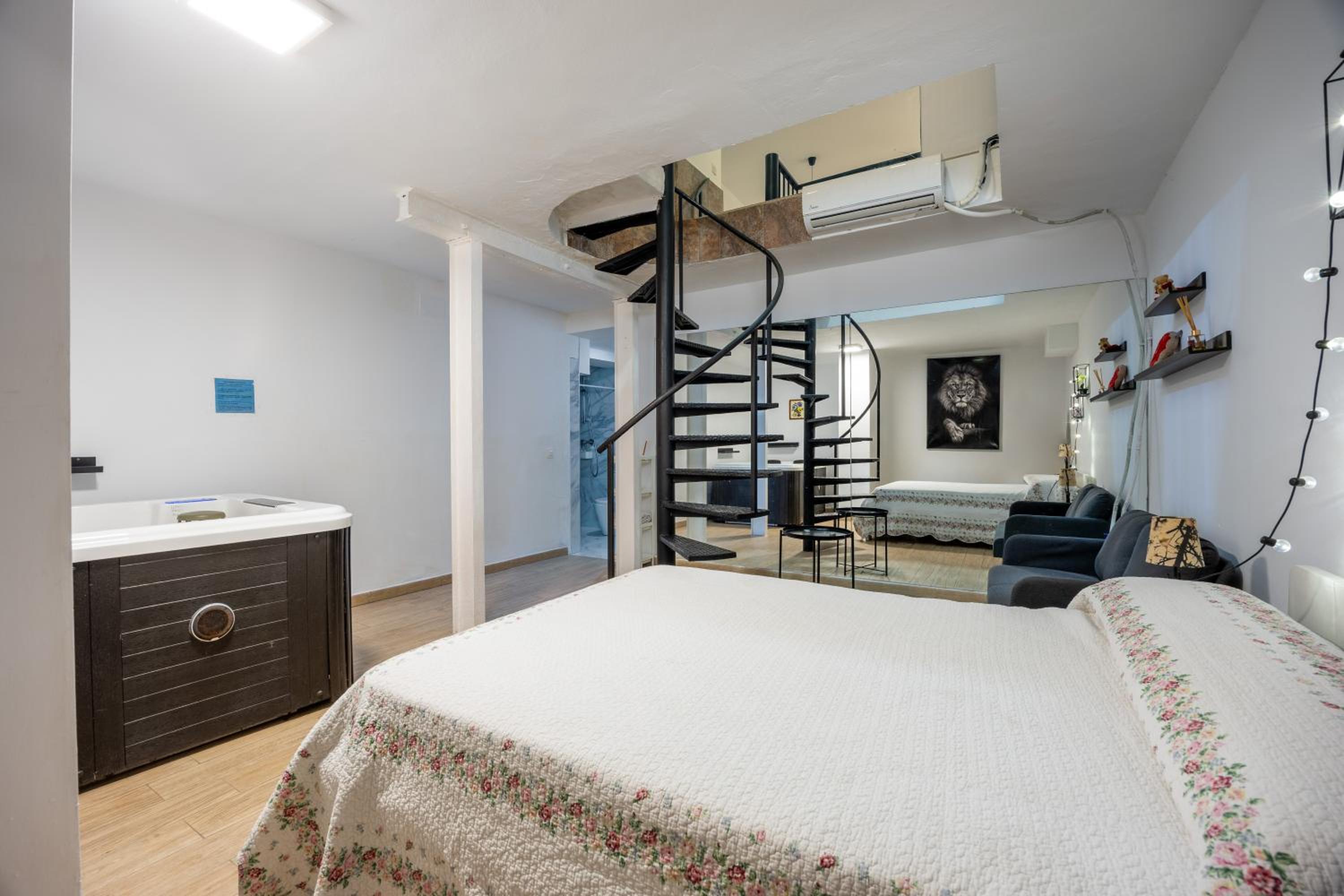 Jacuzzi Luxury Loft
