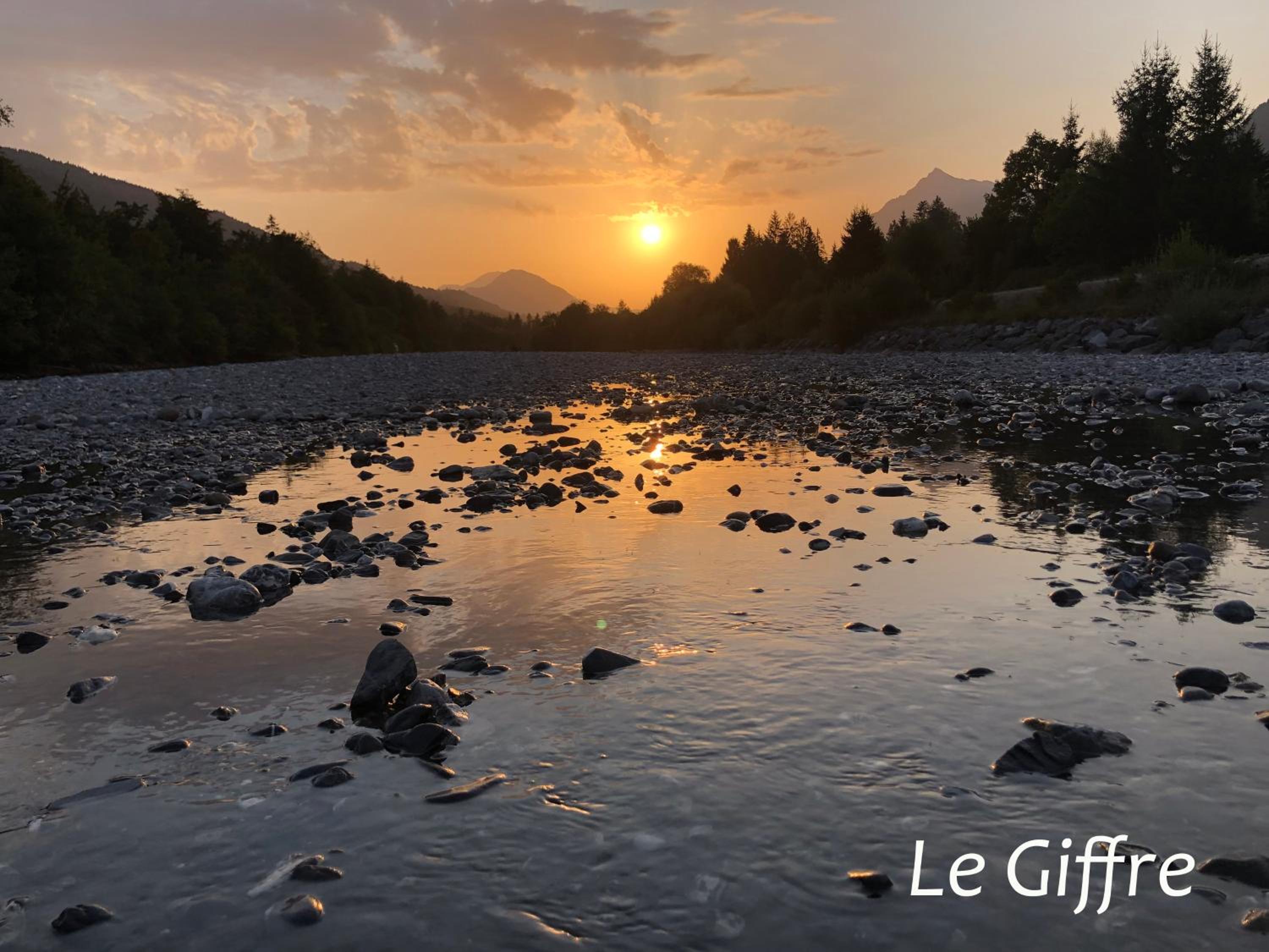 VERCHAIX - LA COMBE - Entre lacs et montagnes