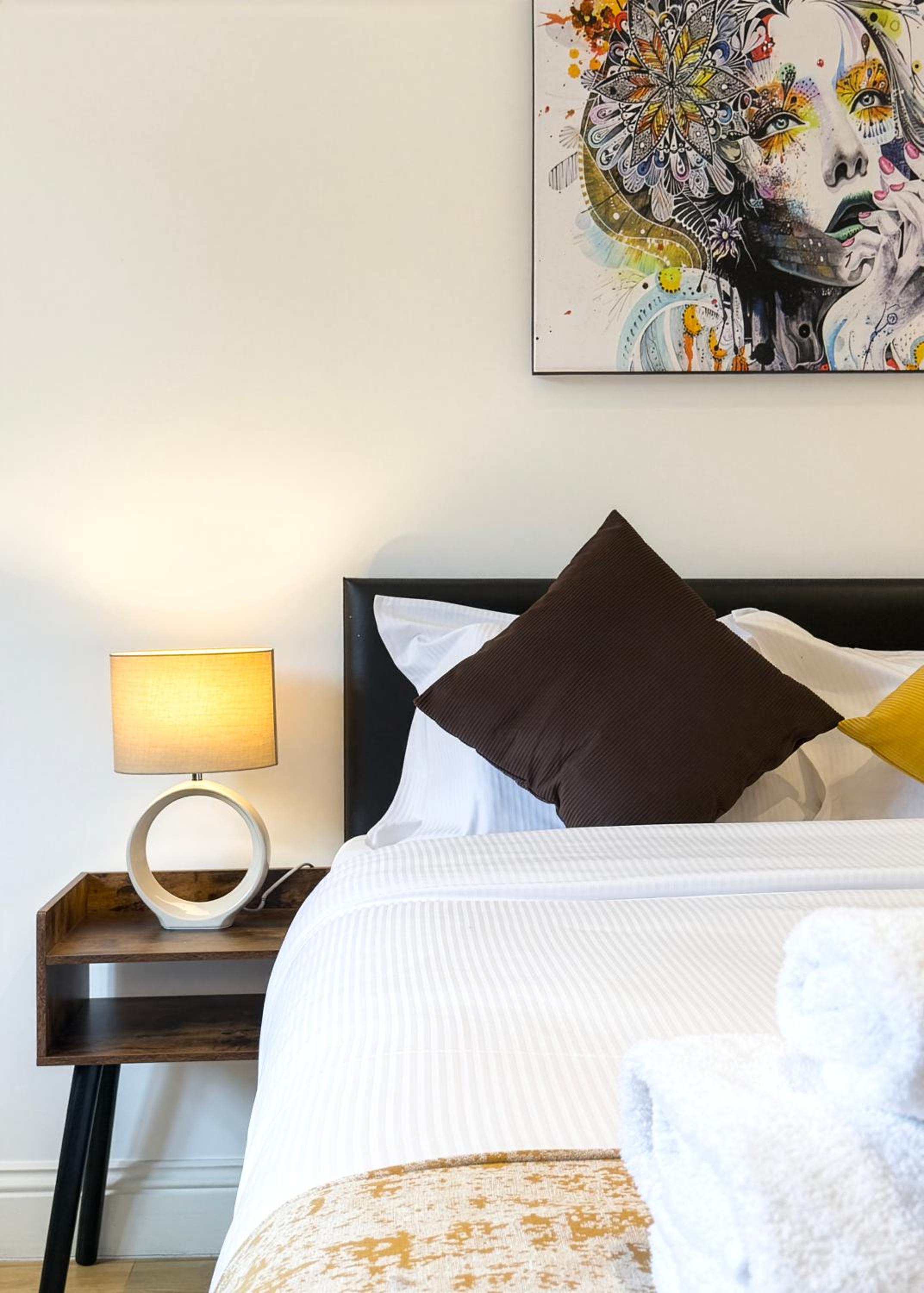 2 Bedroom, 2 Bathroom Apartment with Roof Terrace in Hoxton Shoreditch