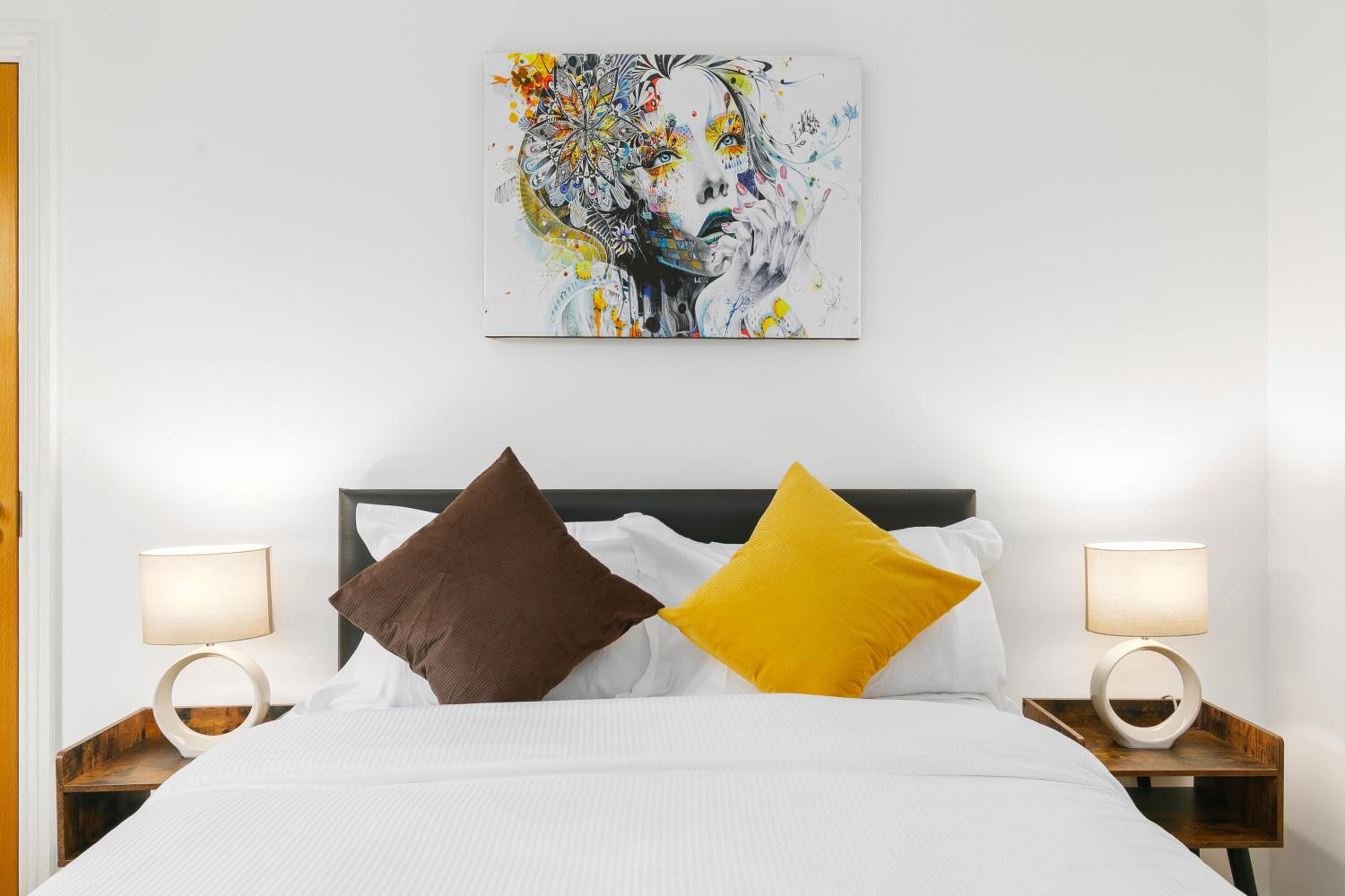 2 Bedroom, 2 Bathroom Apartment with Roof Terrace in Hoxton Shoreditch