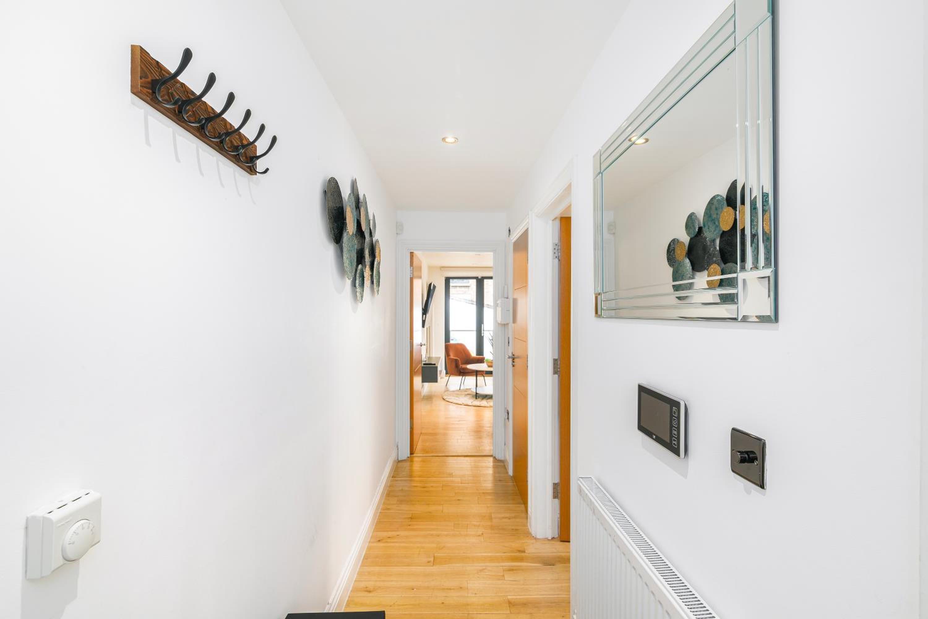2 Bedroom, 2 Bathroom Apartment with Roof Terrace in Hoxton Shoreditch