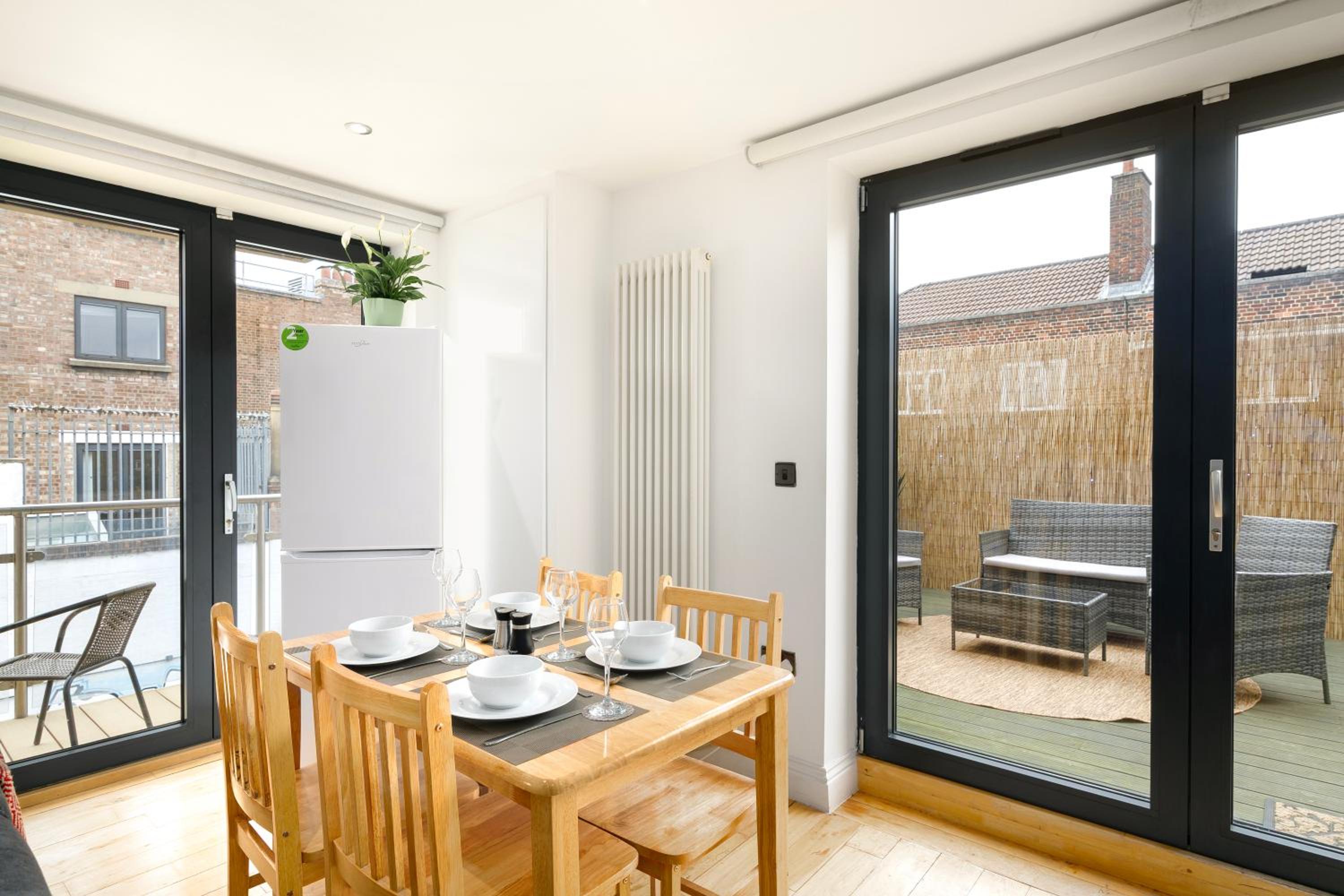 2 Bedroom, 2 Bathroom Apartment with Roof Terrace in Hoxton Shoreditch