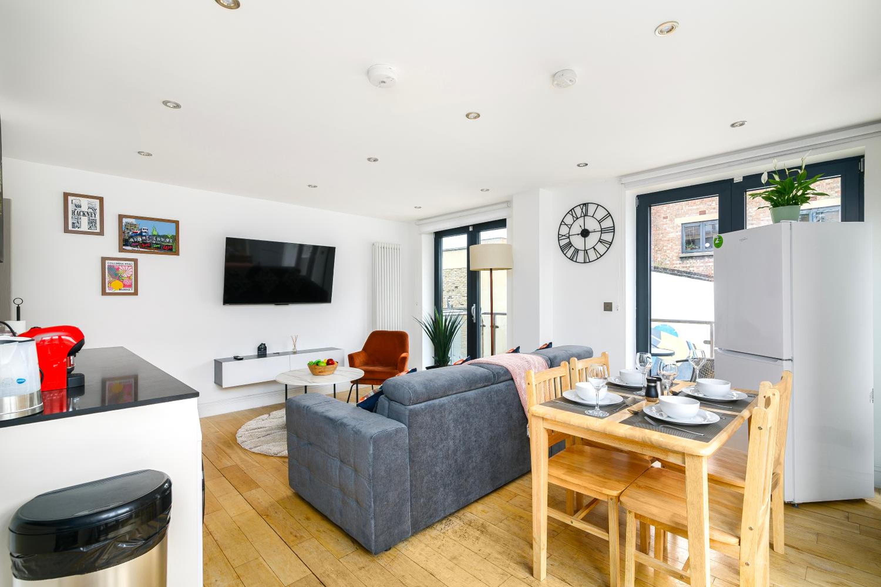 2 Bedroom, 2 Bathroom Apartment with Roof Terrace in Hoxton Shoreditch