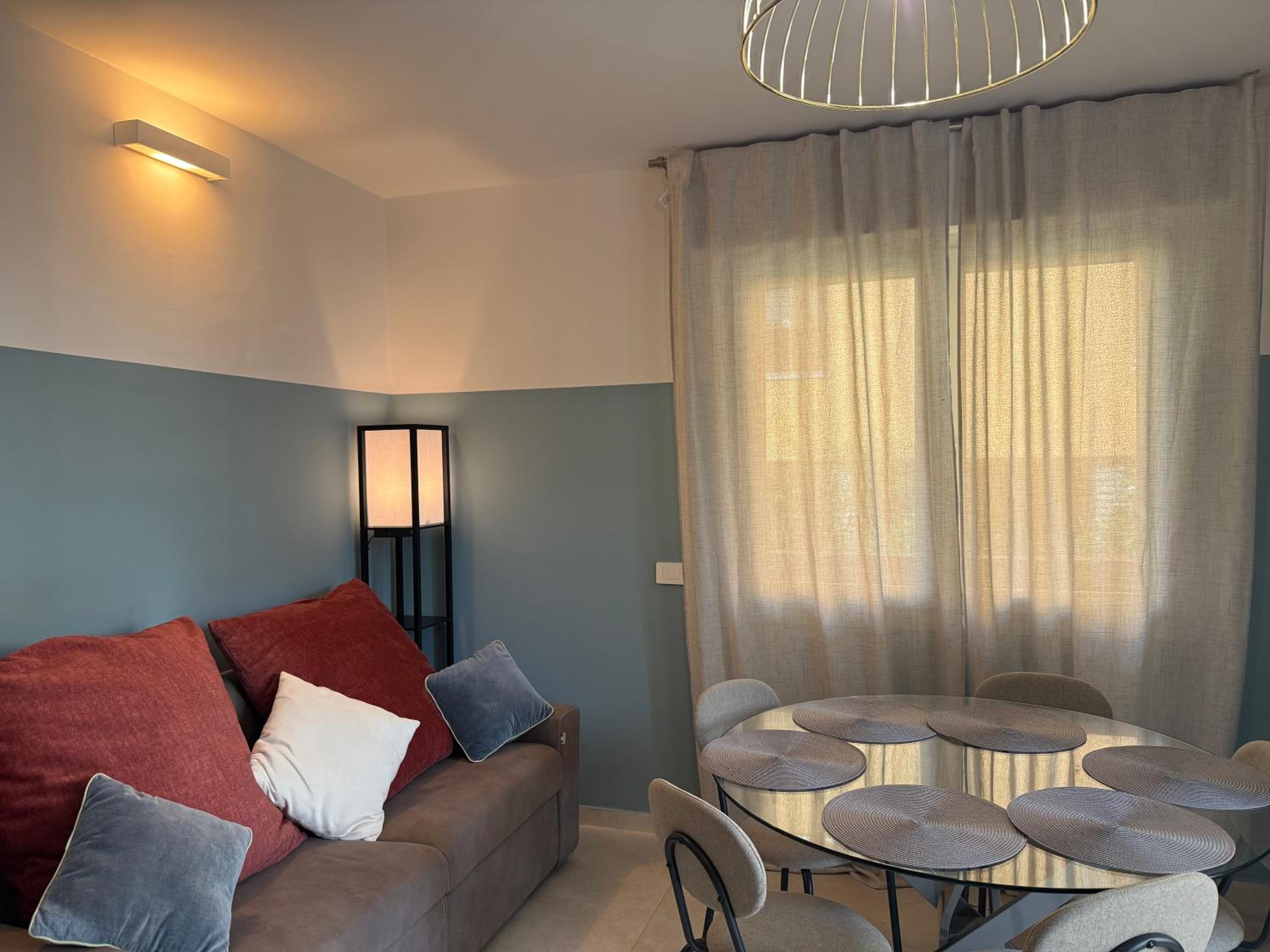 Alfieri2 - Netflix-Parking-Supermarket-Centro
