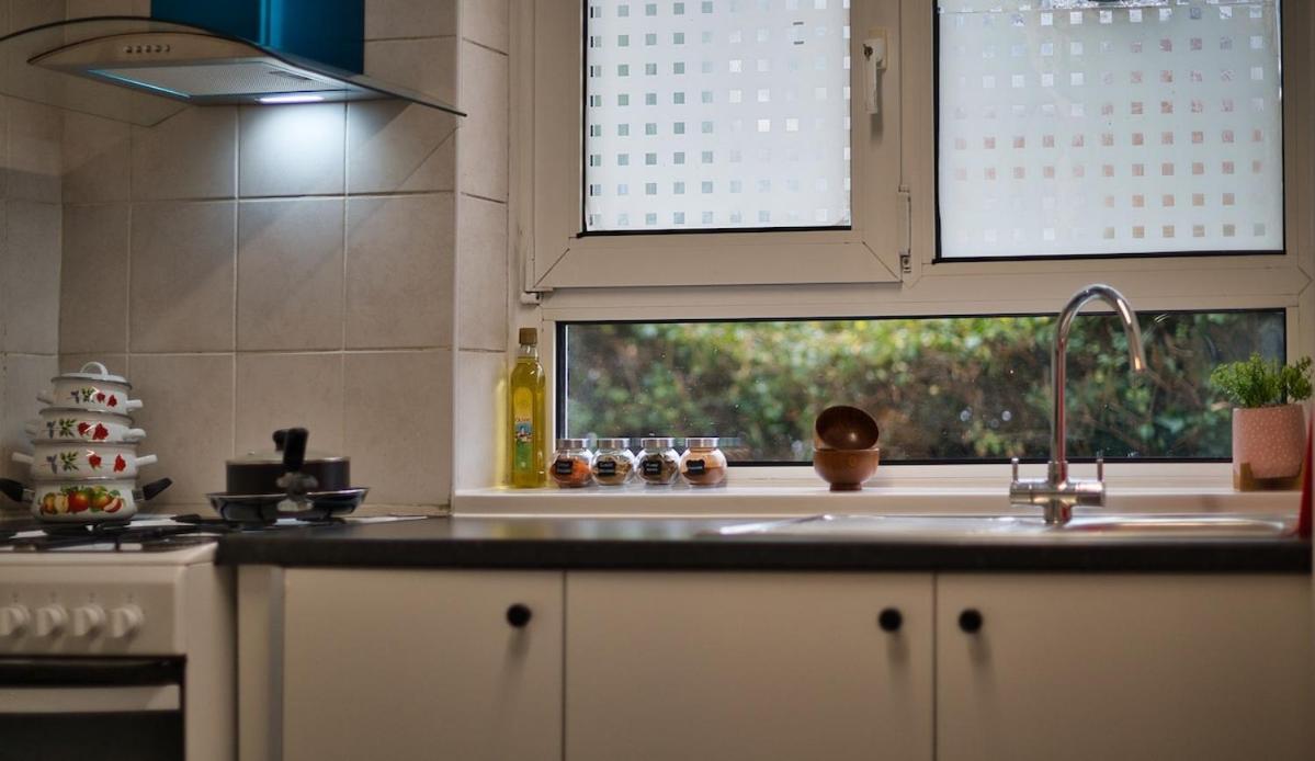 Stylish Stratford London E15 Stay Sleeps 5 Near Tube and City