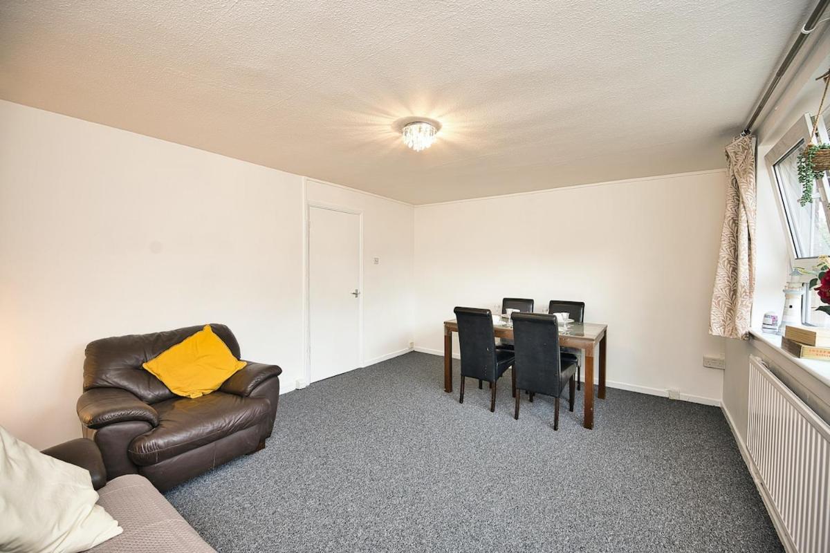Stylish Stratford London E15 Stay Sleeps 5 Near Tube and City