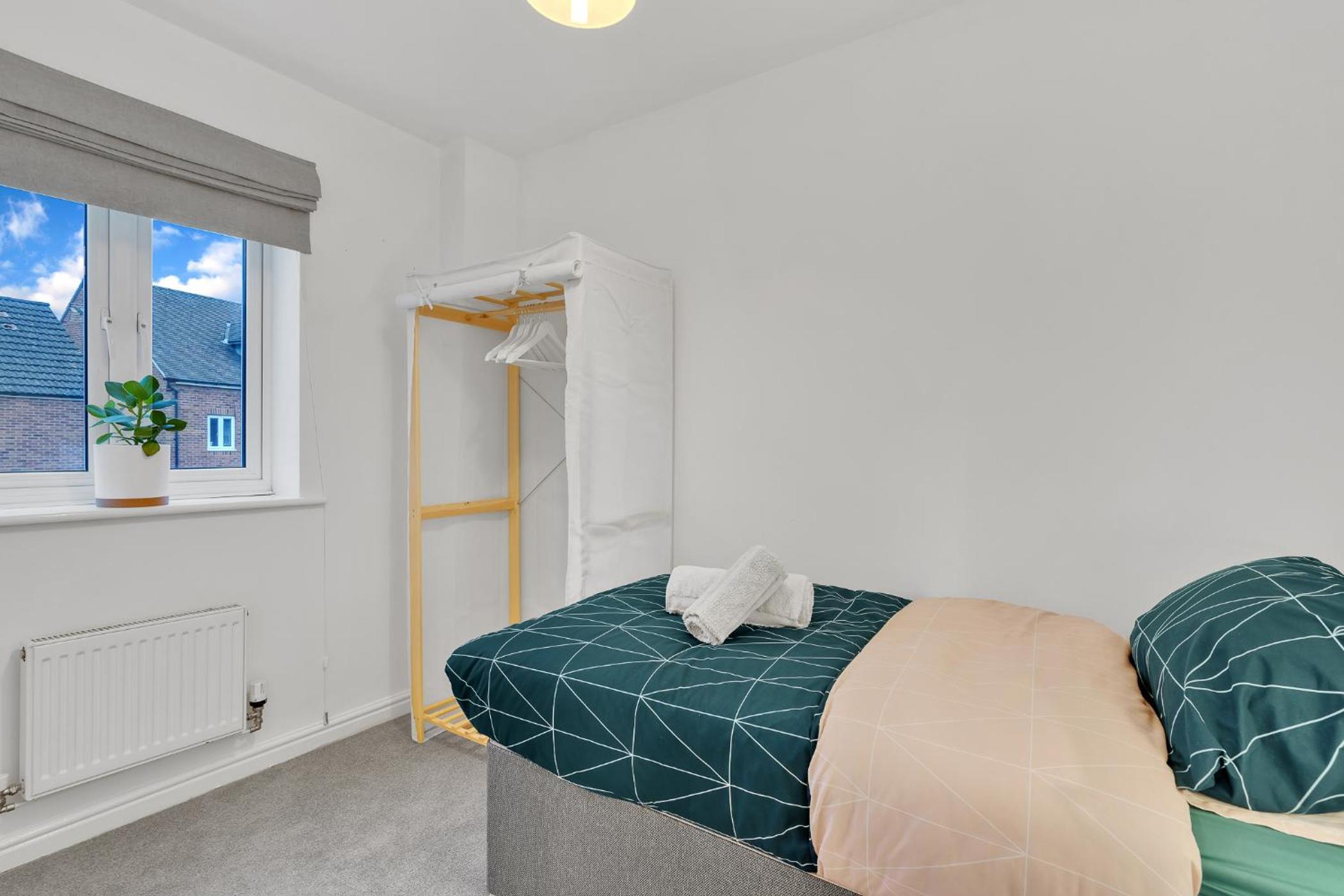 Stylish Townhouse -3 bed, work stay, Free Parking-Kingsway