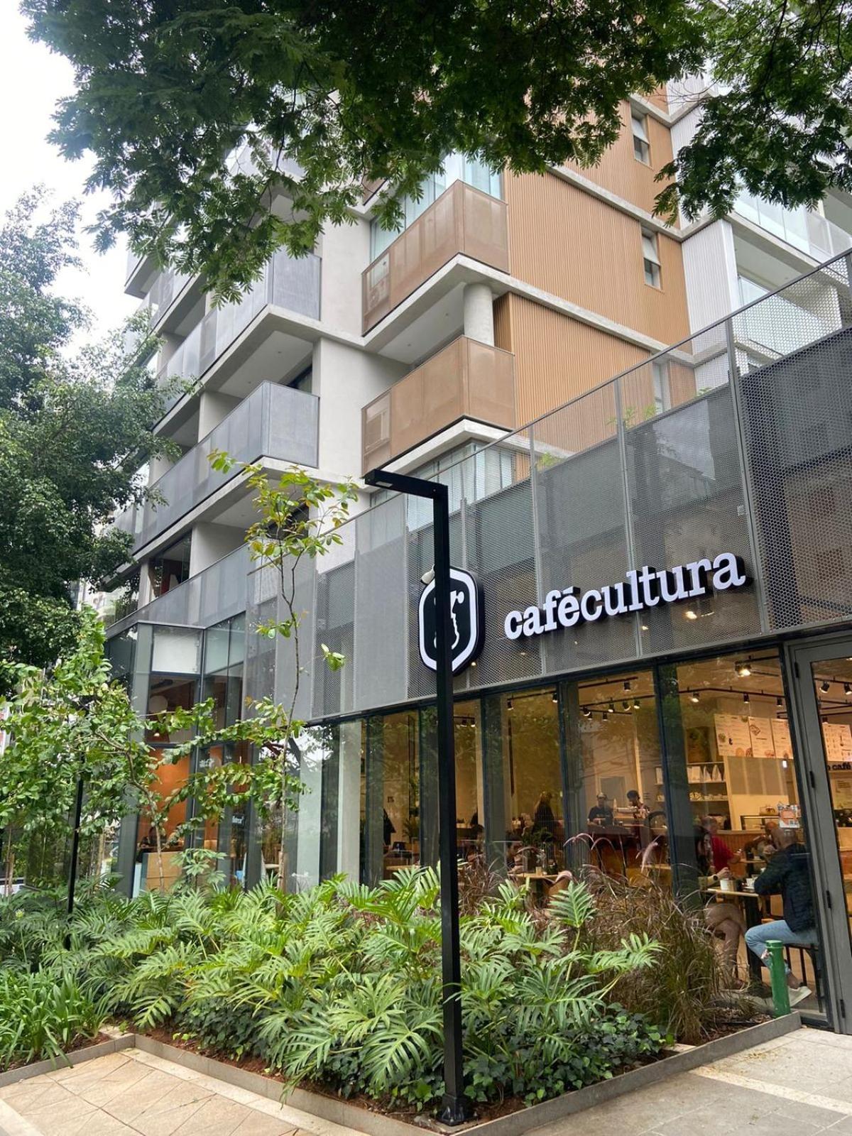 Studio Elegante & Moderno com Mezanino No Coração de Moema