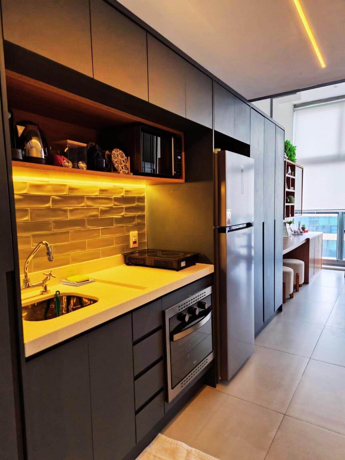 Studio Elegante & Moderno com Mezanino No Coração de Moema