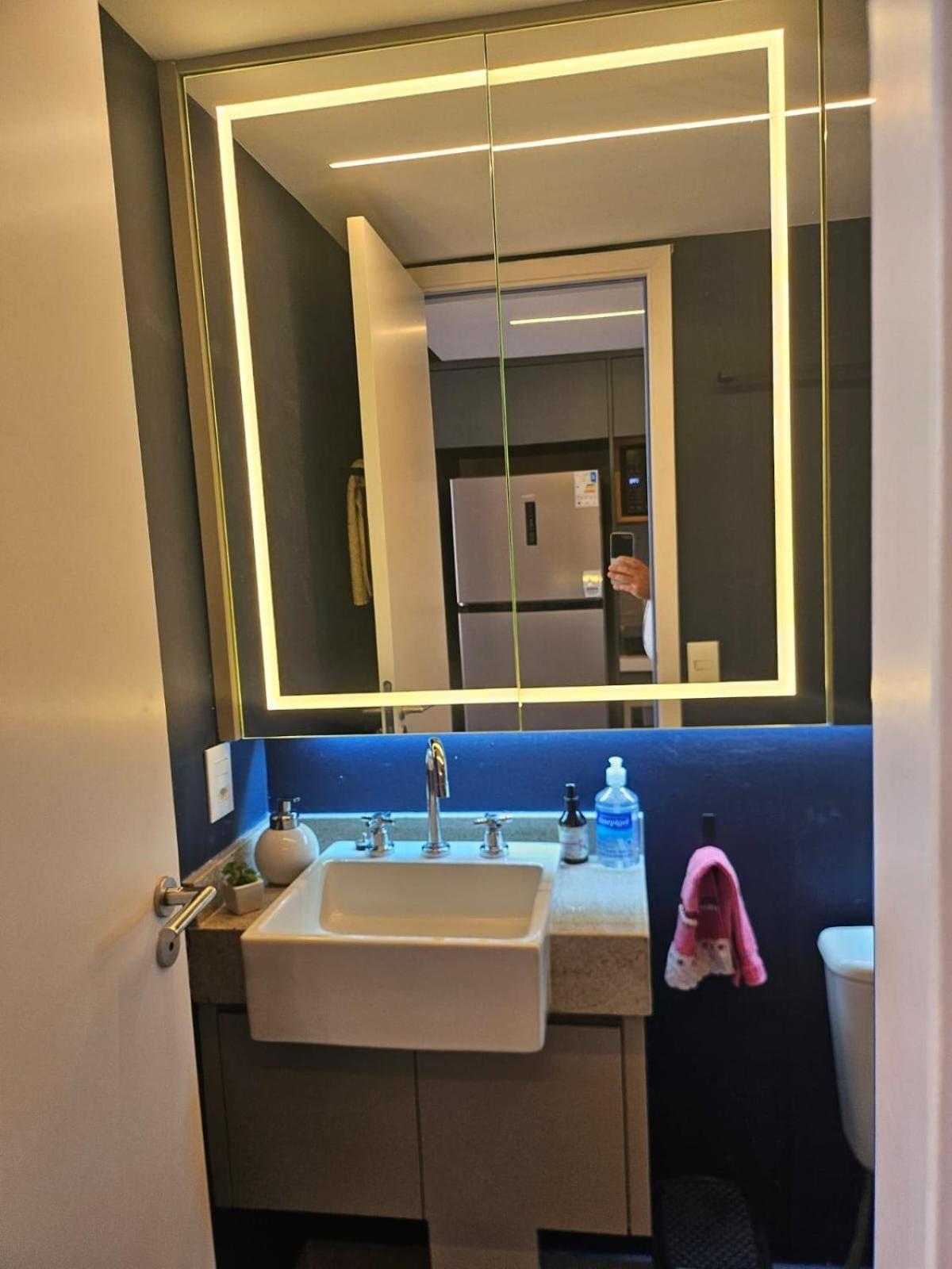Studio Elegante & Moderno com Mezanino No Coração de Moema