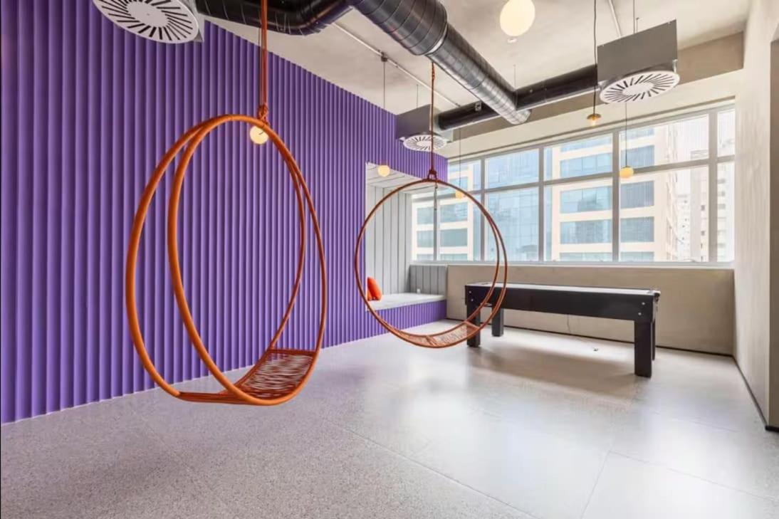 Studio Elegante & Moderno com Mezanino No Coração de Moema