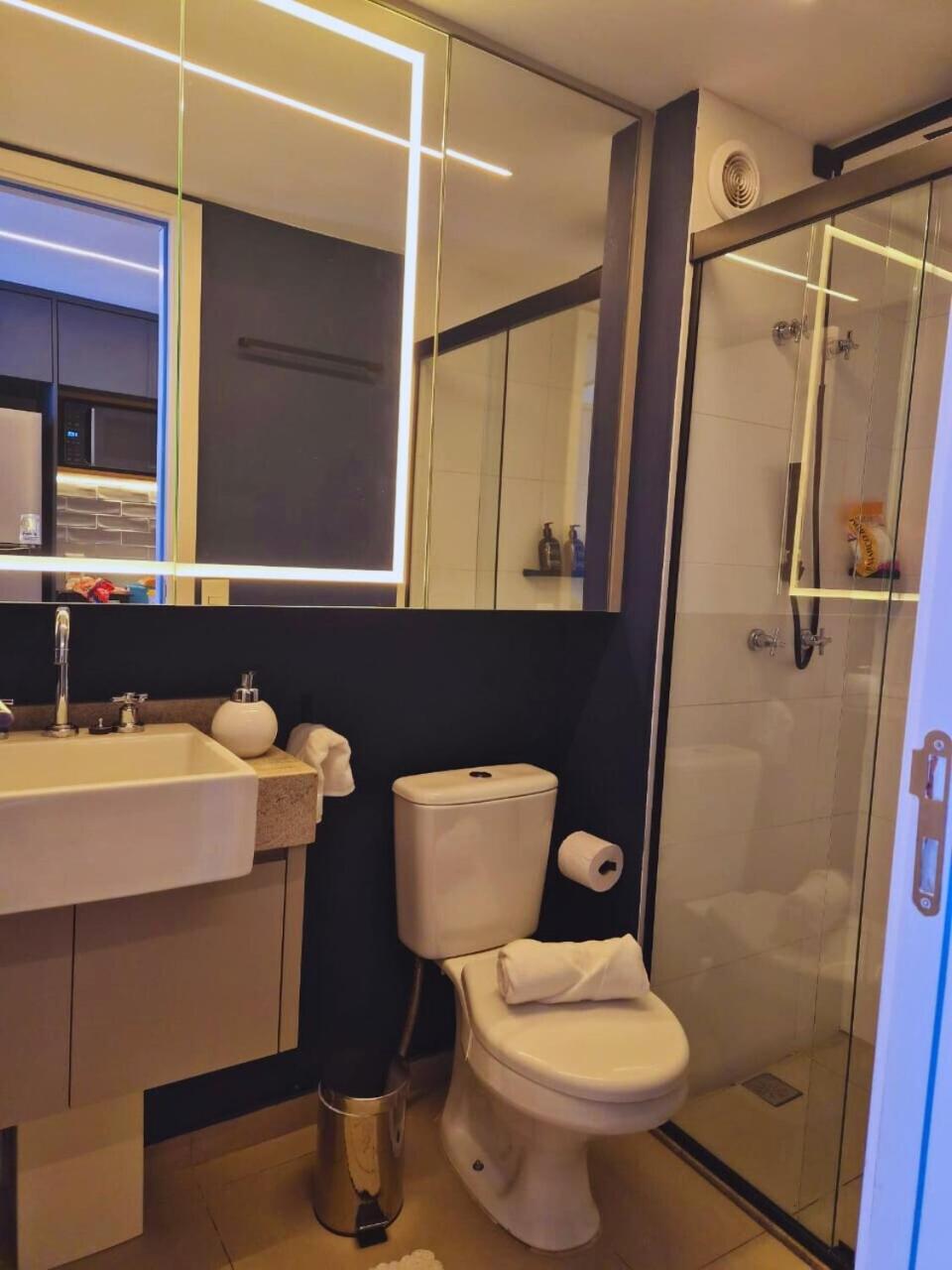 Studio Elegante & Moderno com Mezanino No Coração de Moema