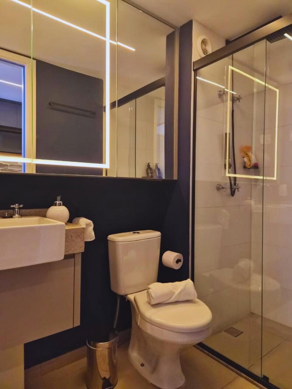 Studio Elegante & Moderno com Mezanino No Coração de Moema